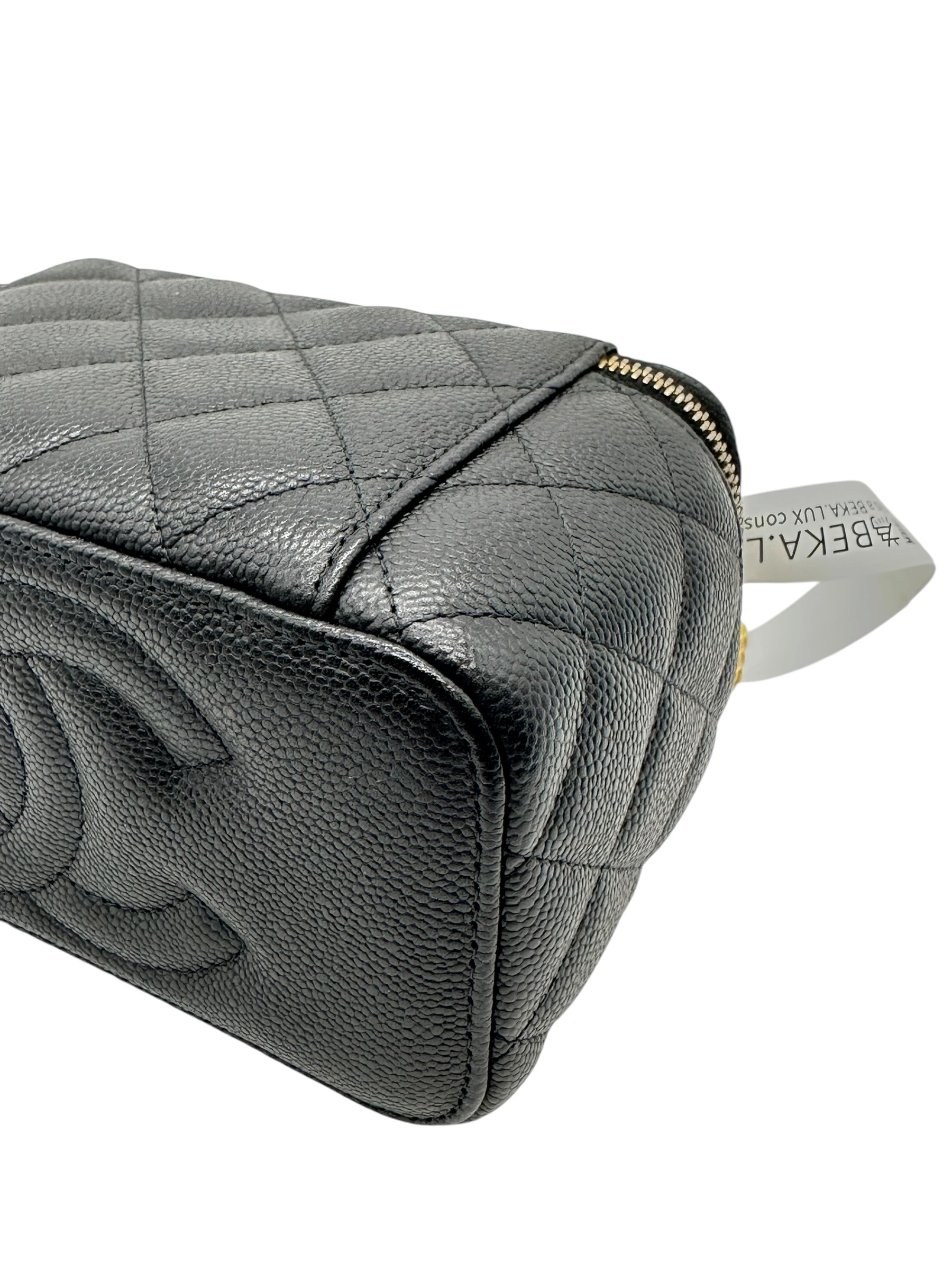 Pre-Owned CHANEL Vanity Case with Chain / Product Code: 080204