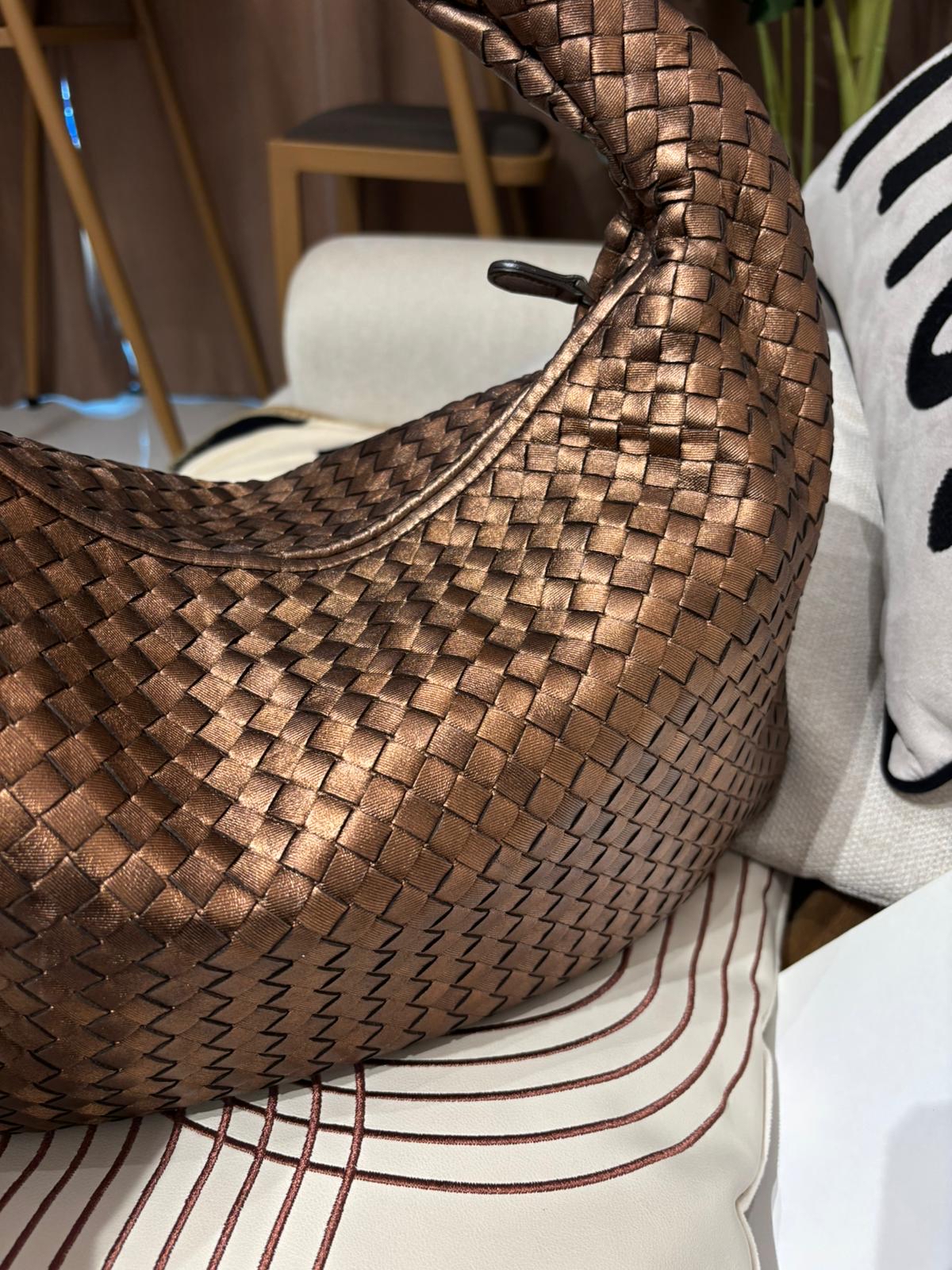 Bottega Veneta BV hobo calfskin 100%Authentic, 98%New ✅Dust bag