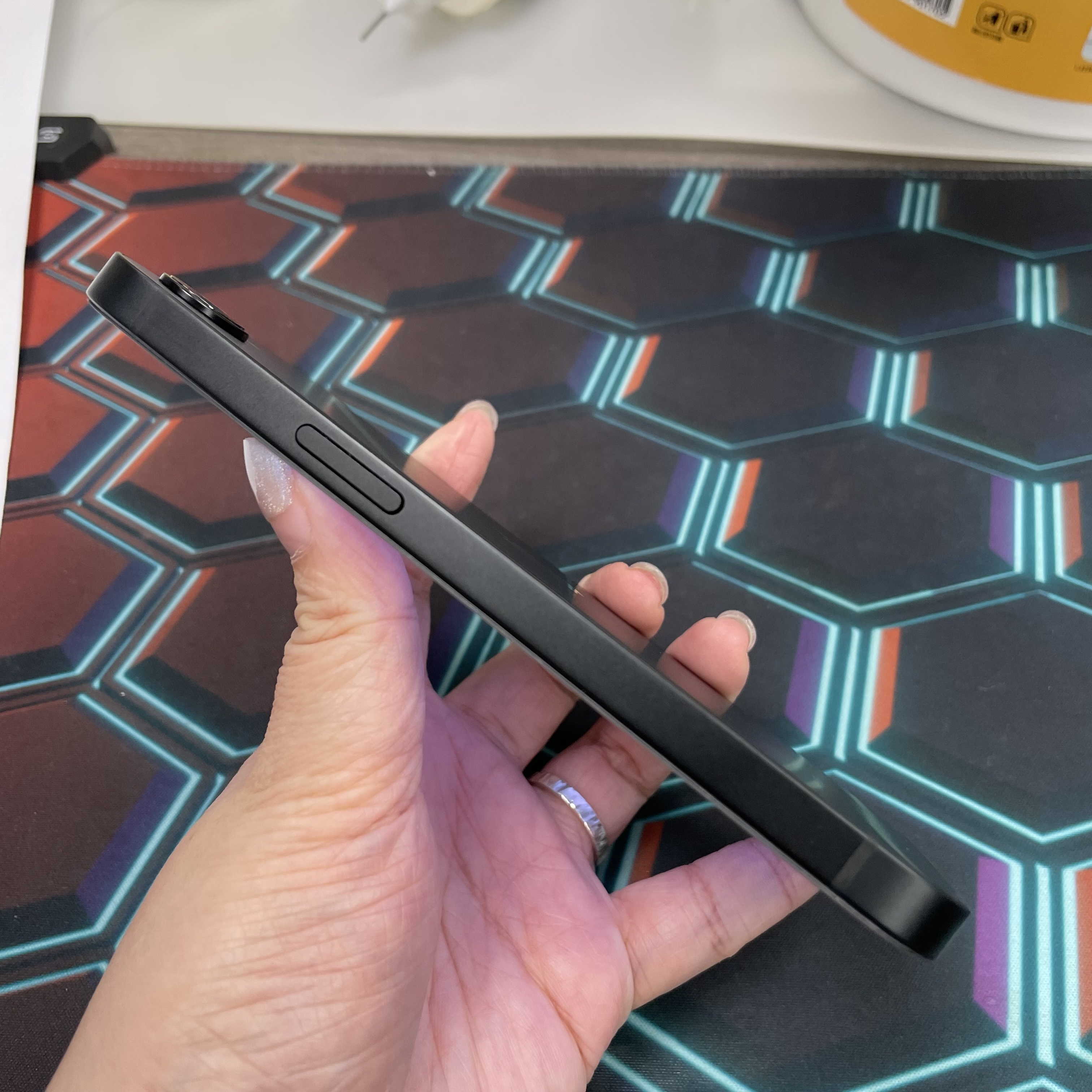 *7527 17e 未使用品 256GB 電100 黑色 black