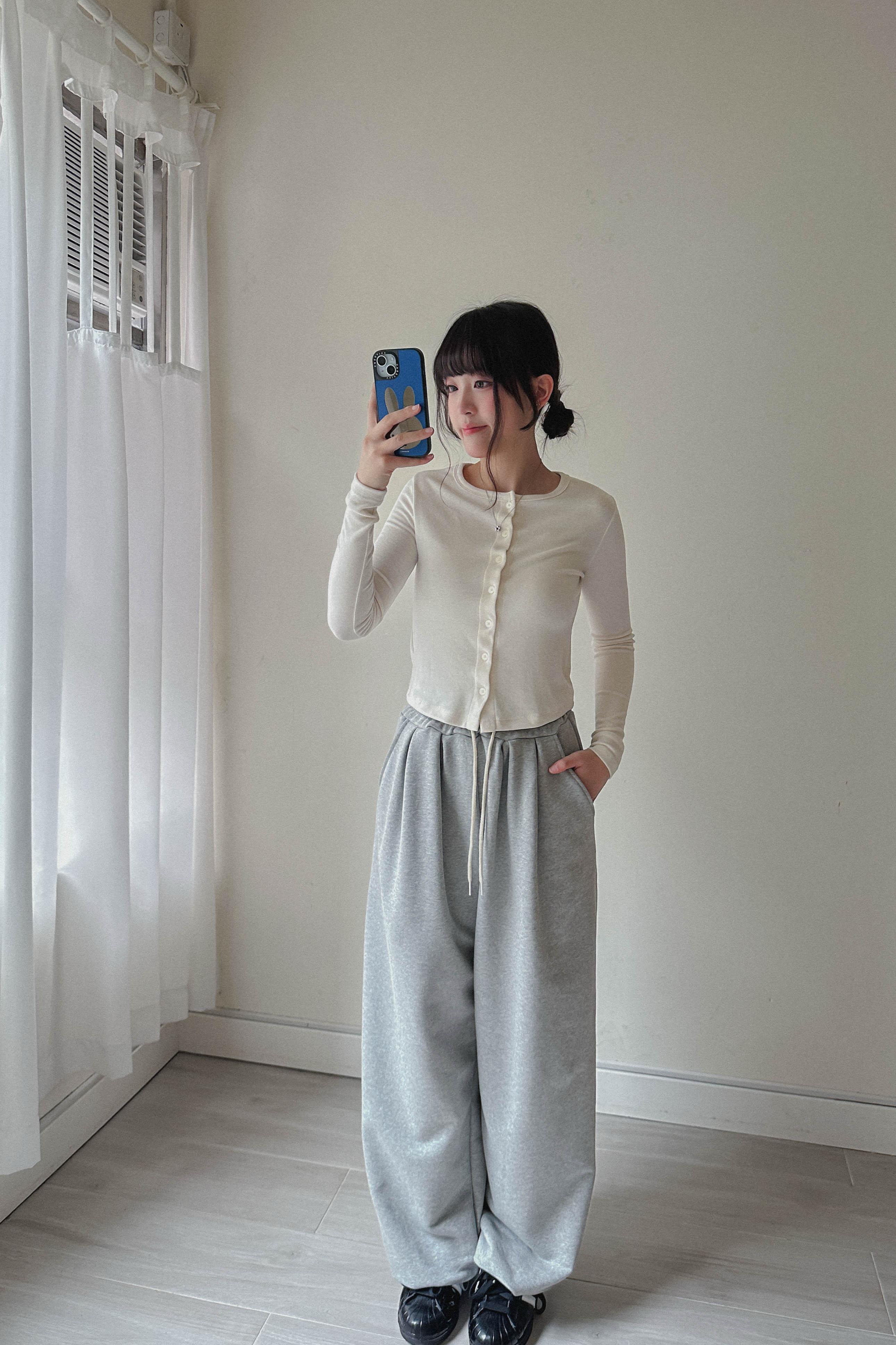 極修身親膚微短Cardigan (三色入)