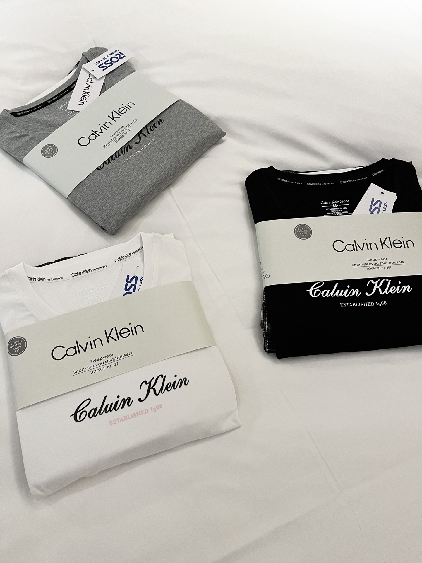 $188套。​🏠 CK 三色家居服套裝｜極致舒適之選 ☁️