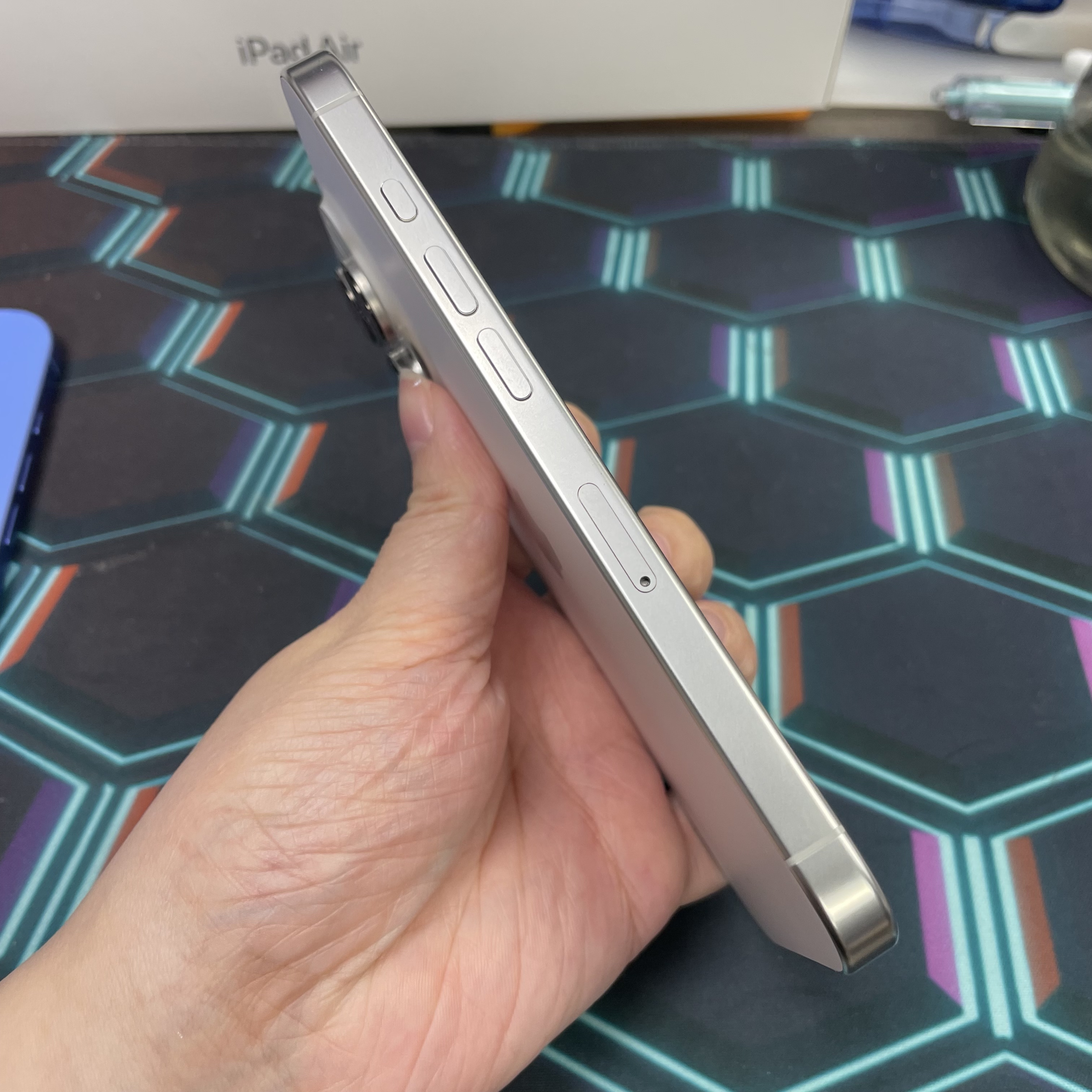 *8082 16 Pro 勁靚機 256GB 電81 白色 white