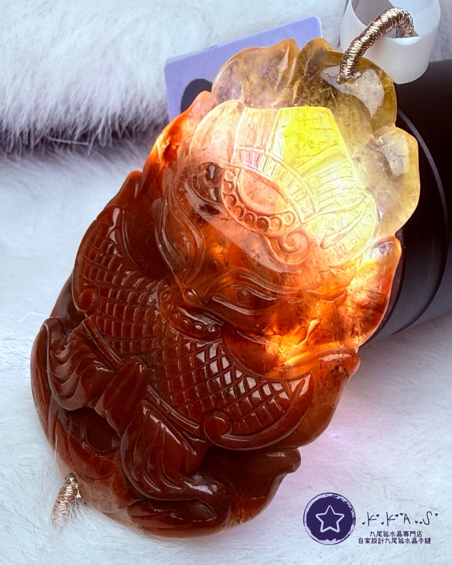 K00122 Black Label 紅極光將軍狐 - 吊墜/手牌兩用款