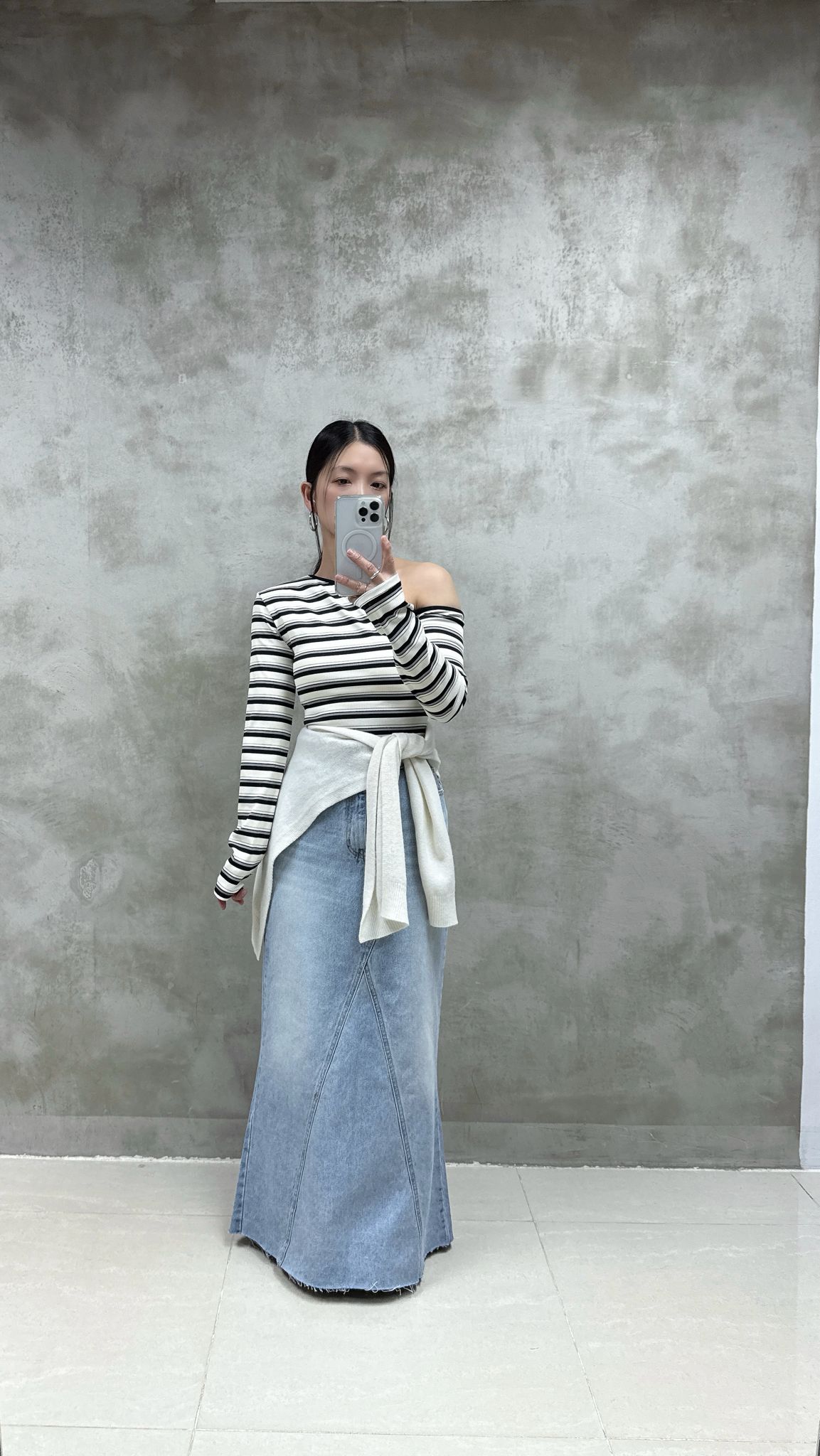 A01 單邊露膊橫間Top