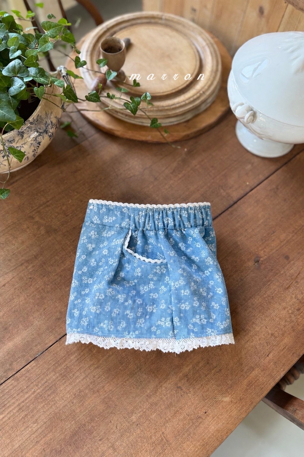 ☀️預訂 韓國直送☀️🇰🇷Marron花卉蕾絲花邊牛仔短褲