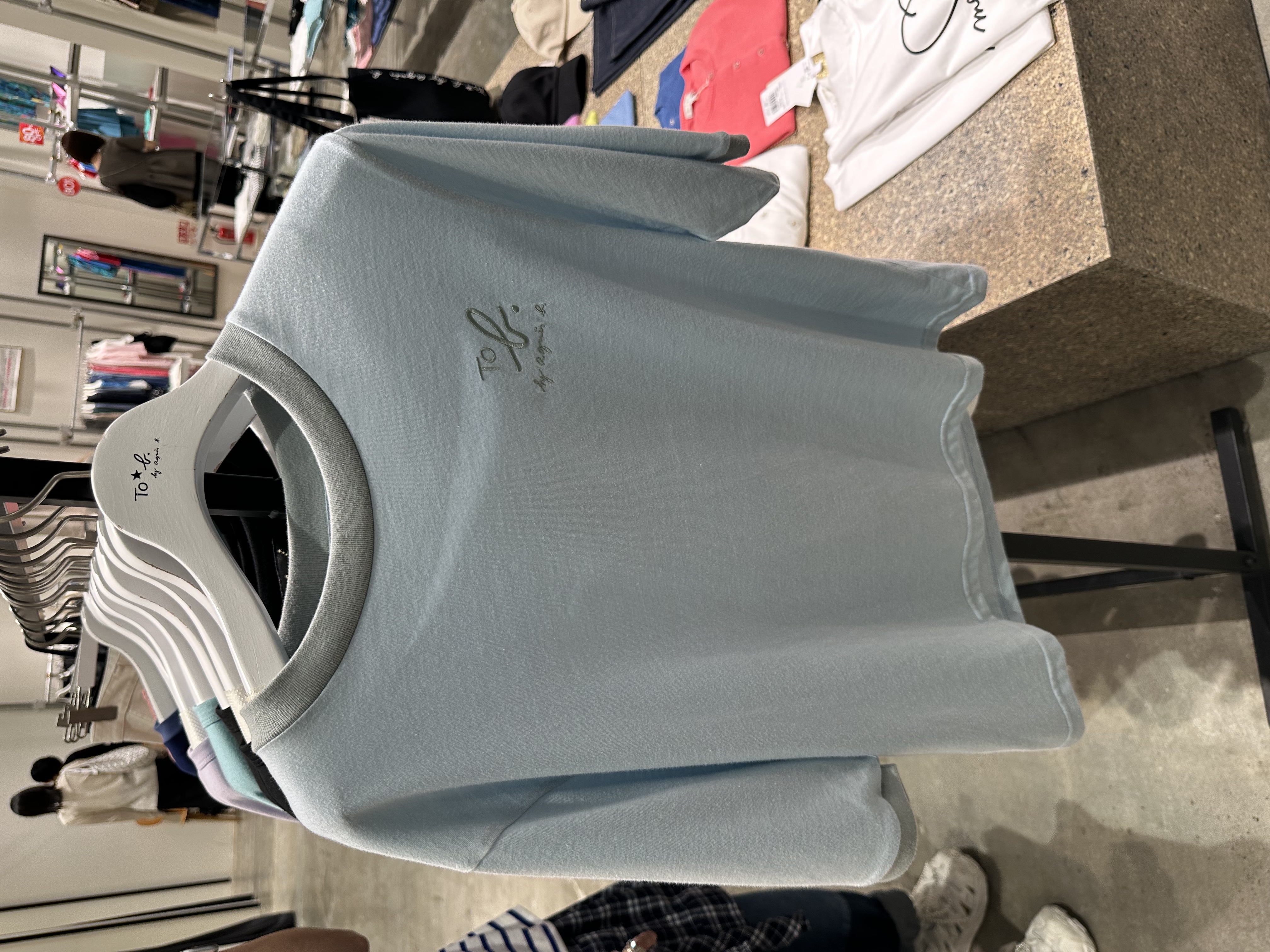 Agnes b tee size 40