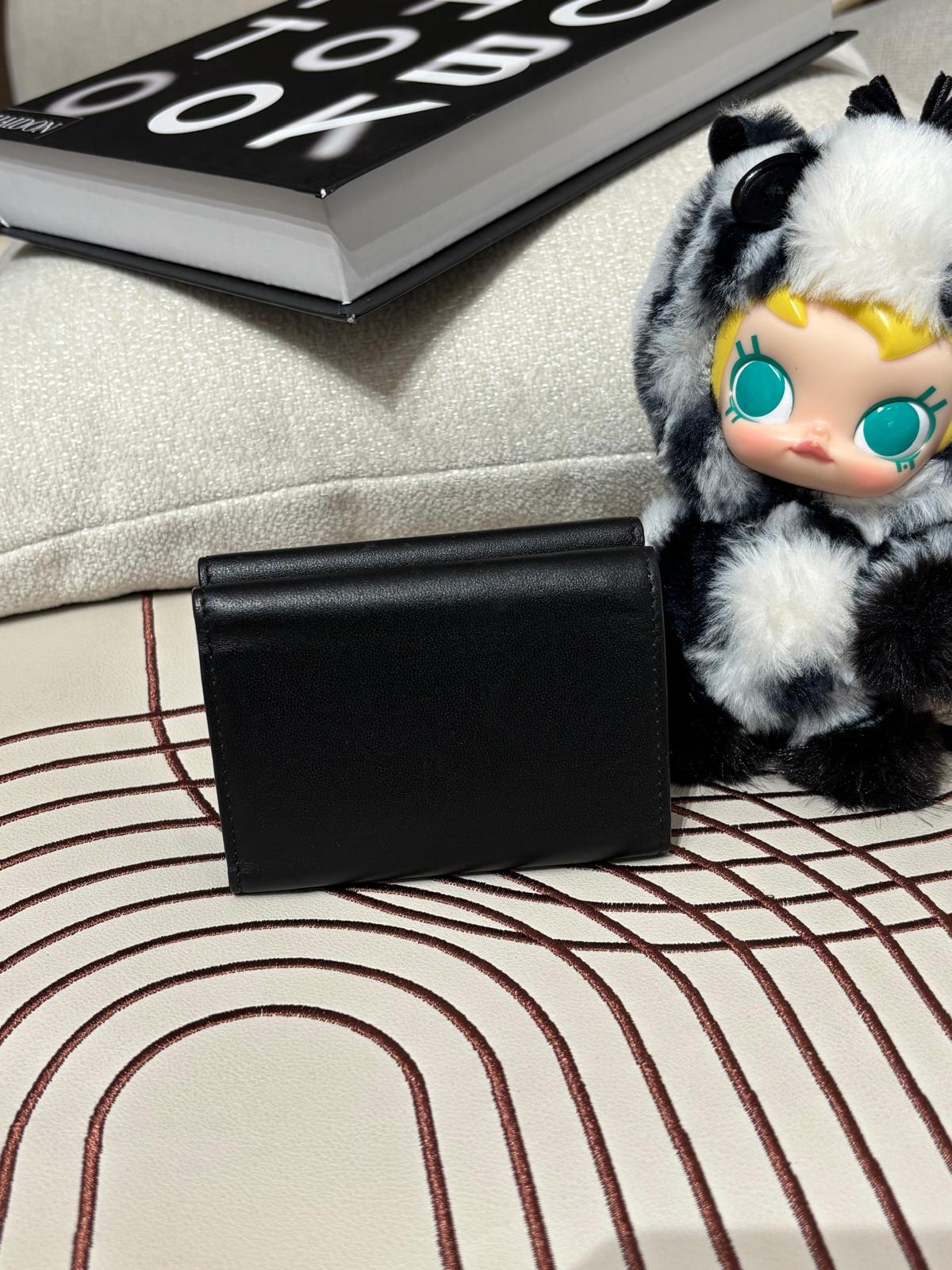 Balenciaga Wallet 黑色牛皮 100%Authentic, 95%New 