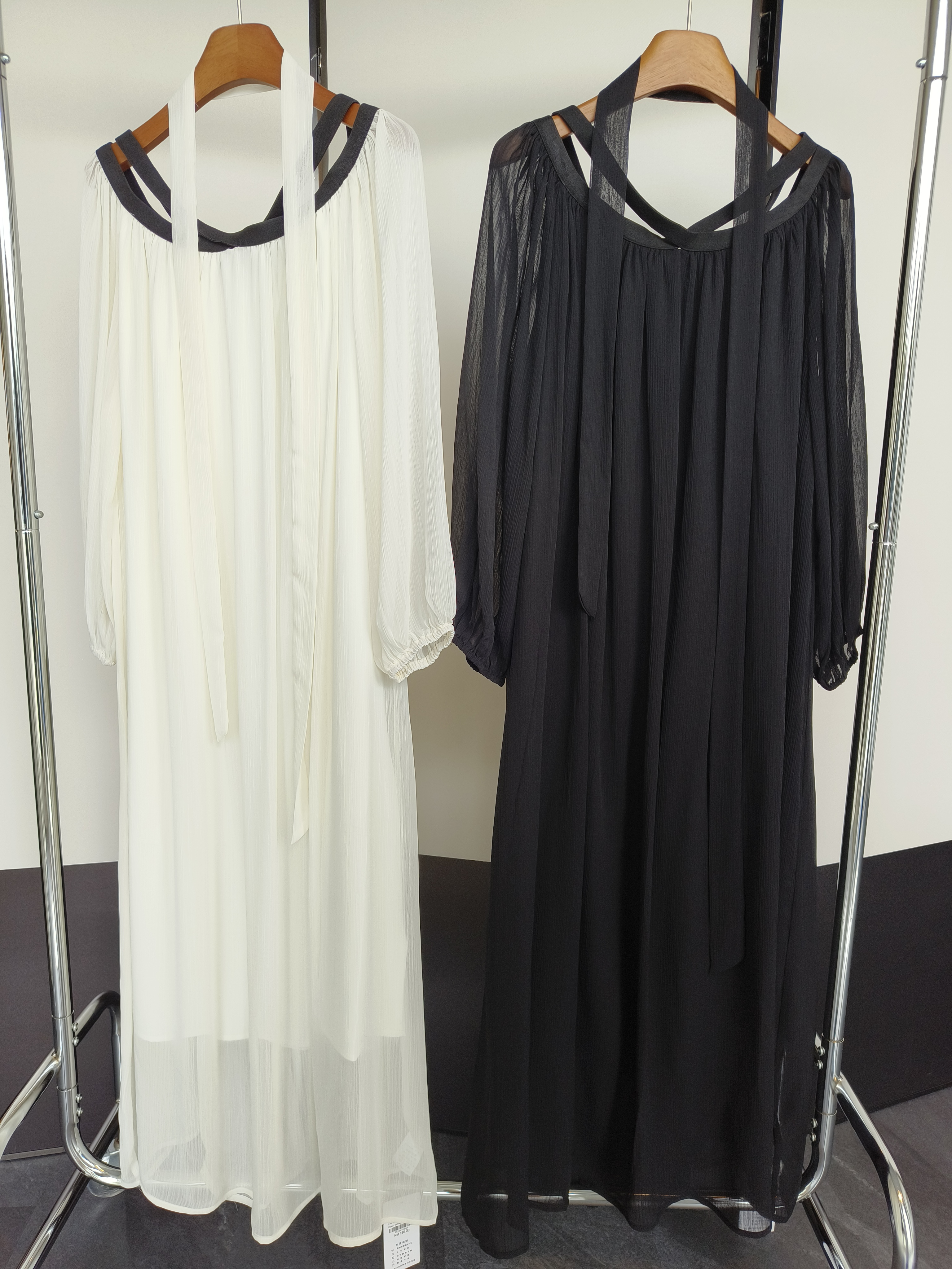 交叉一字肩飘纱连衣裙 Cross Strap Off-shoulder Flowy Dress