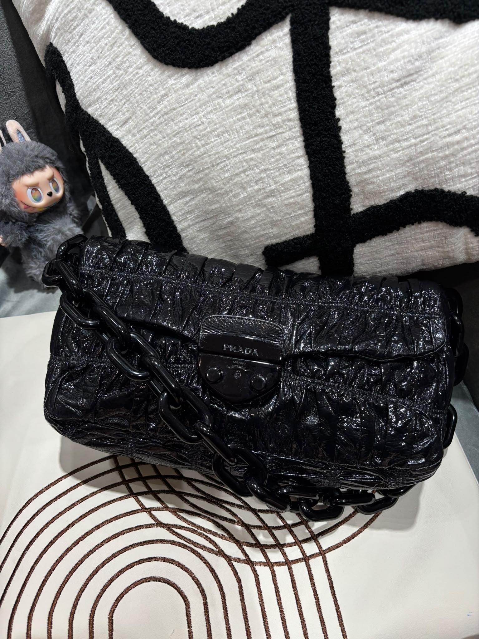Prada So Black Shoulder Bag 油蠟皮 100%Authentic, 98%New ✅Dust bag