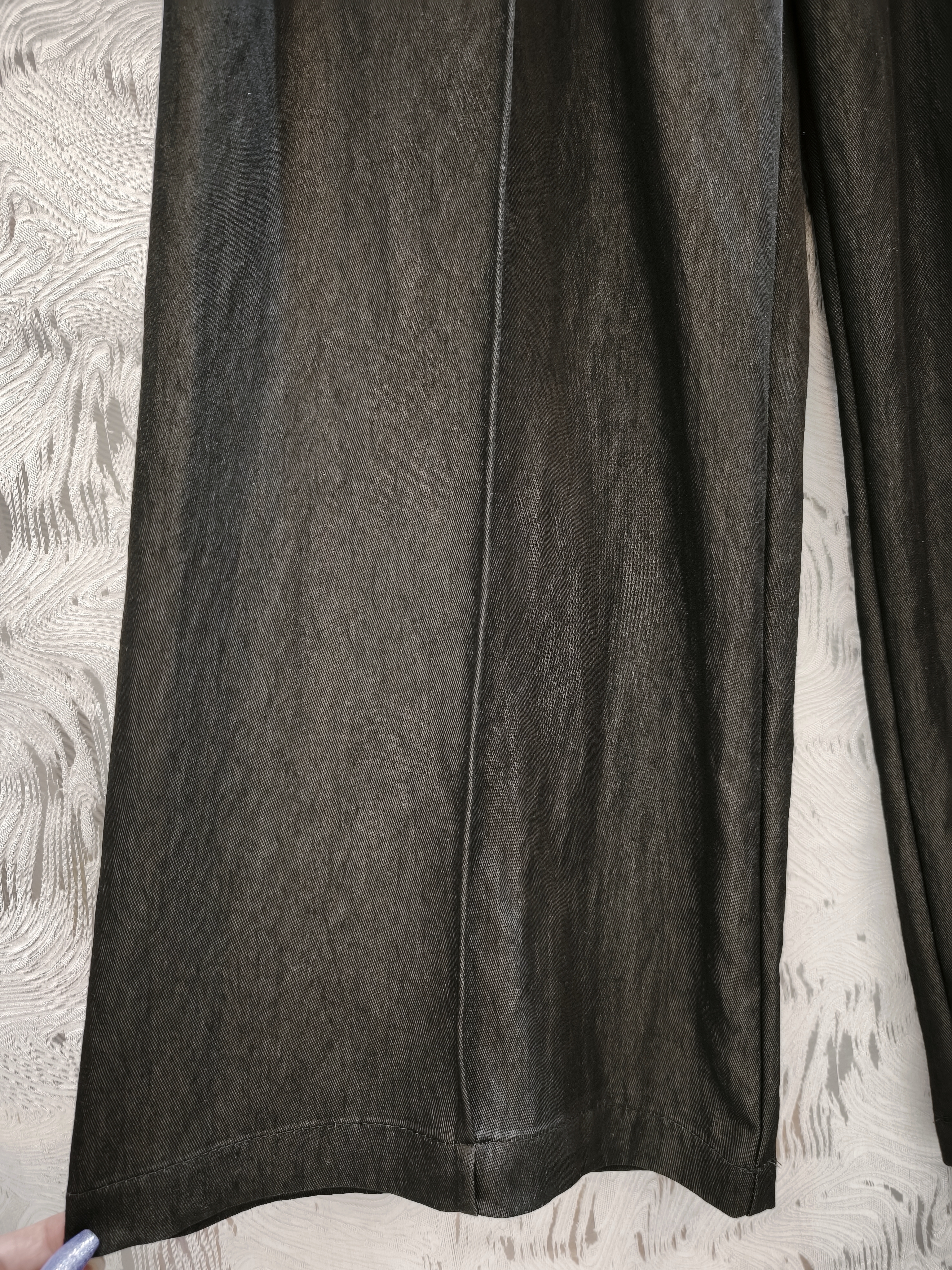 前骨簿料直筒褲