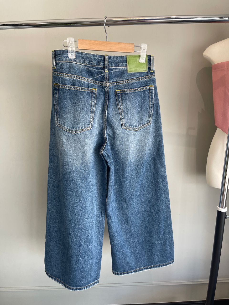 FB895