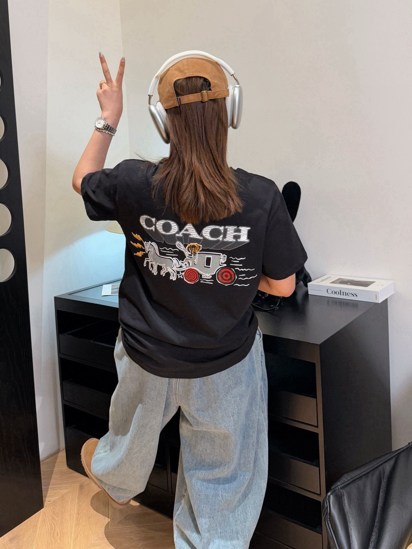 多款任選$118/2件。C*oach 印花情侶短袖