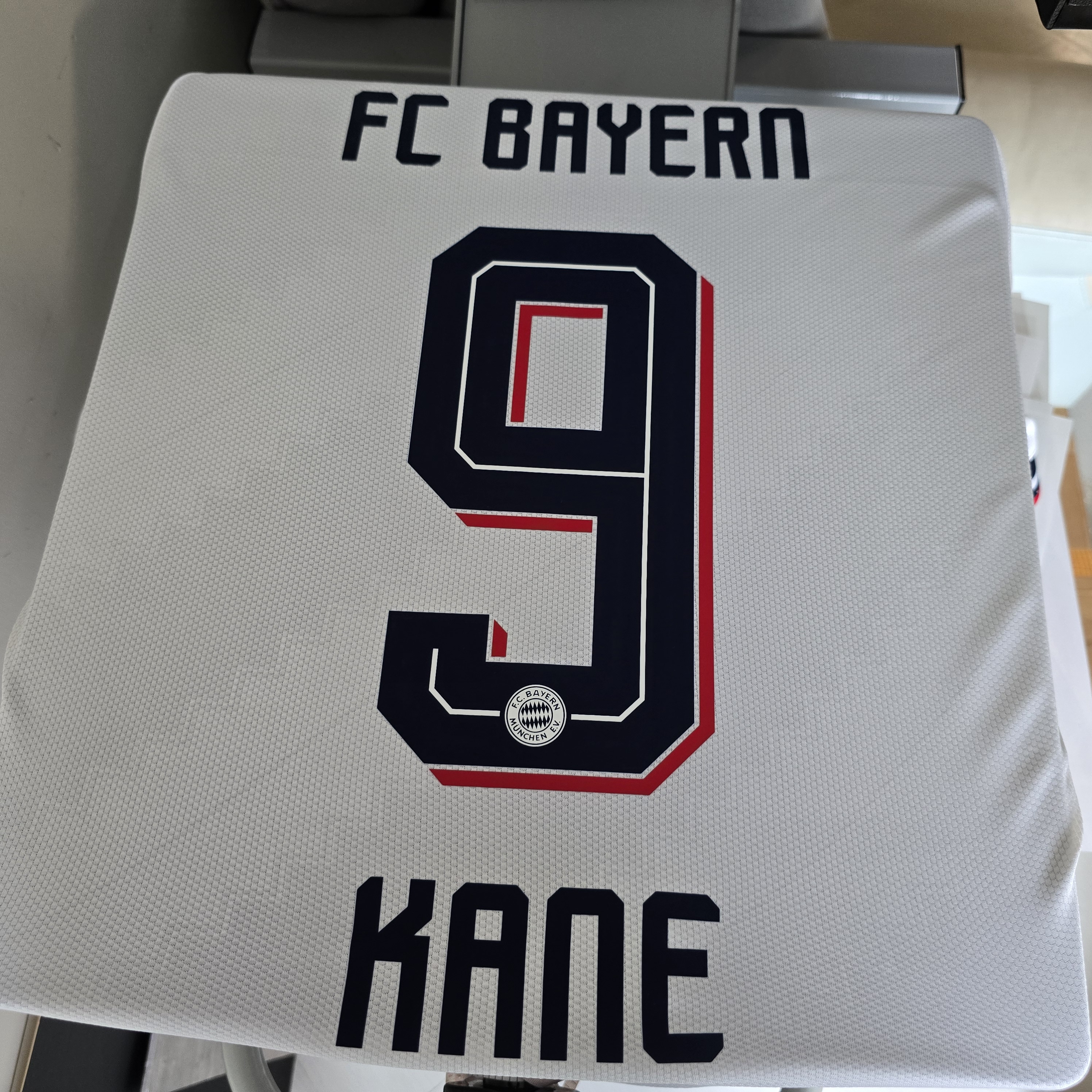 Adidas Bayern Munich 拜仁慕尼黑 2026-27 作客童裝球衣 (可加印字) JZ3097