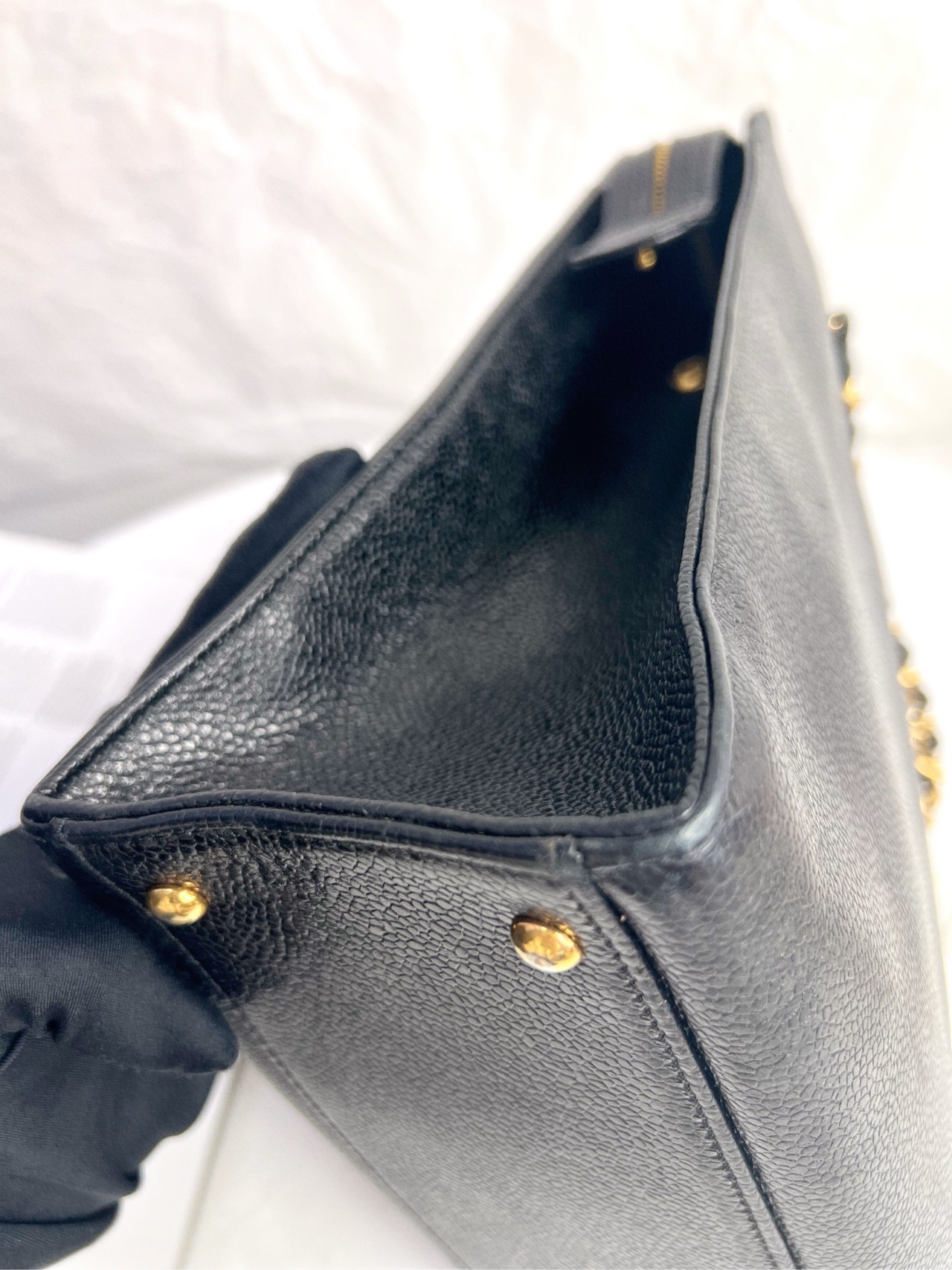 【預訂貨品】CHANEL 黑金魚子醬光面琴譜包