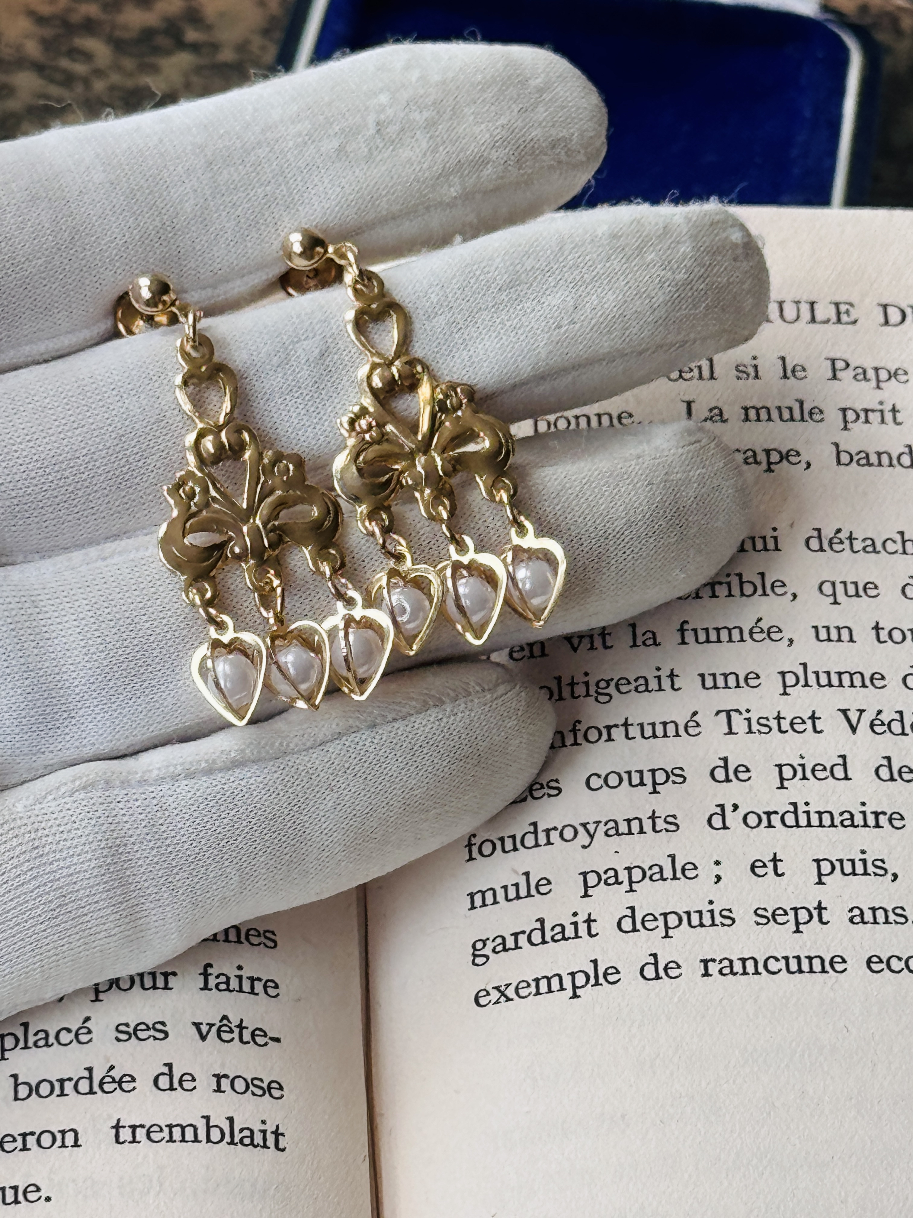 Vintage Elegabg Faux Pearl Heart Dangle Earrings (MT2585-3)