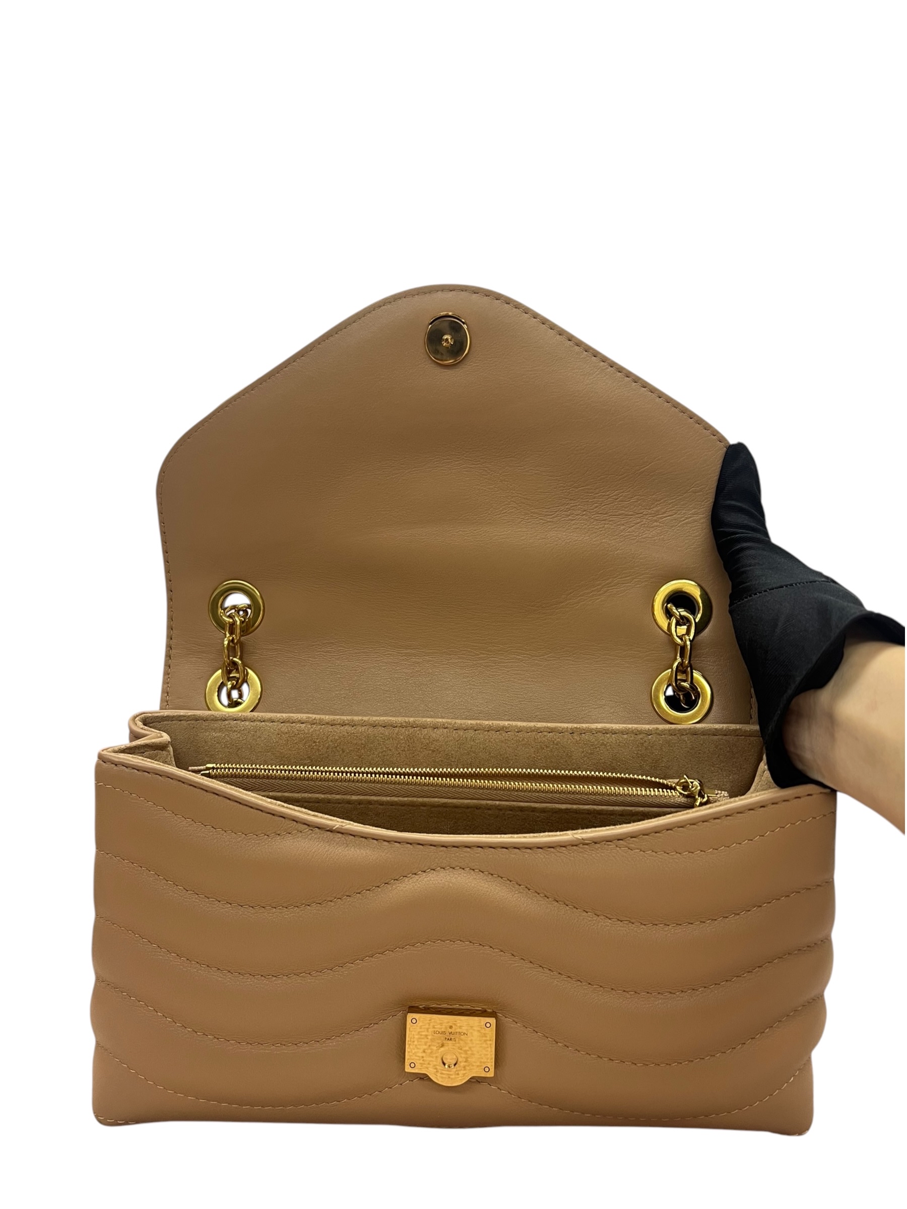 Pre-owned Louis Vuitton New Wave Chain Bag / Product Code:071804 