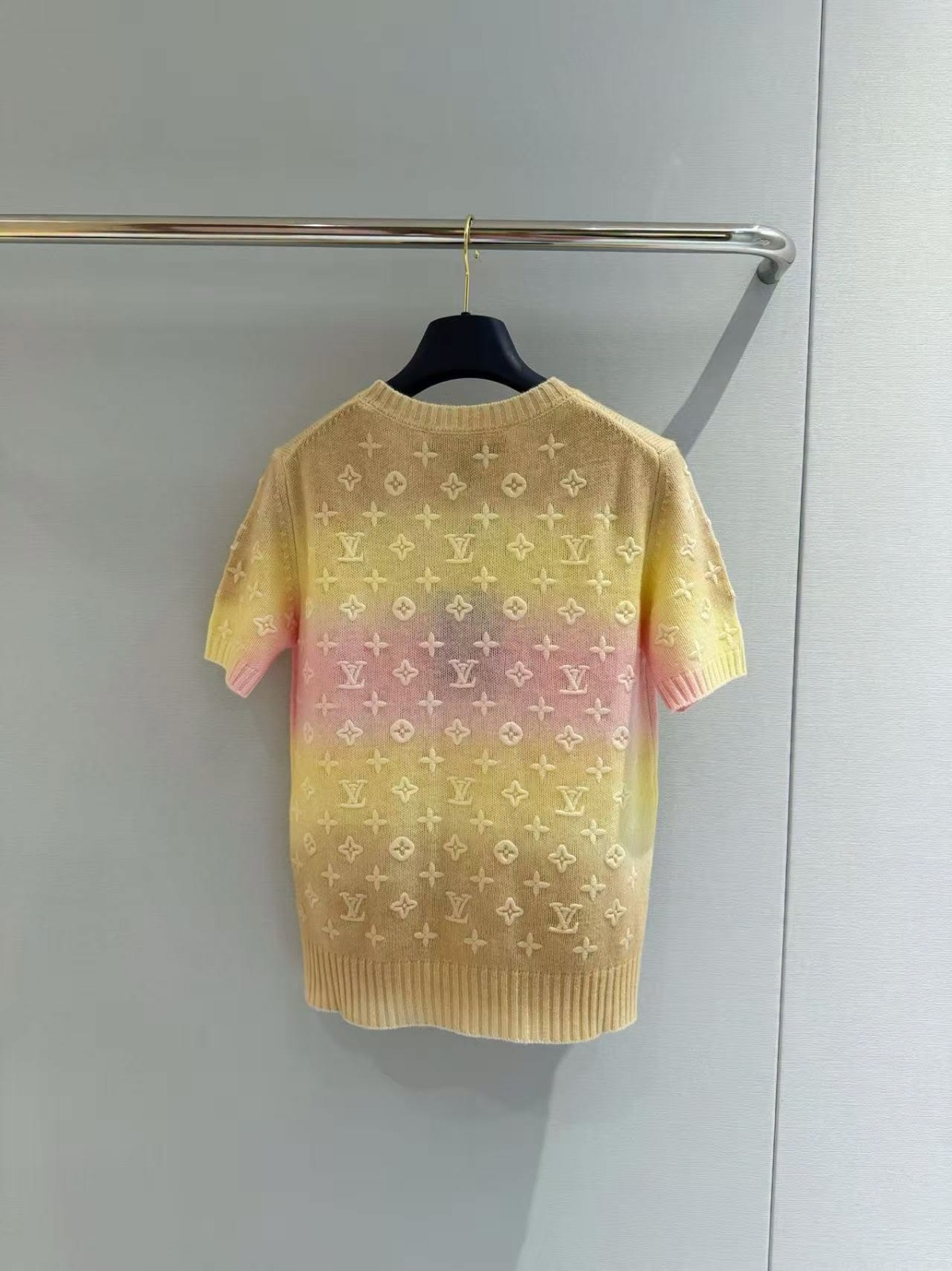 【原單】LV 3D Monogram Tie Dye Knit Top 3D立體字母紮染針織上衣