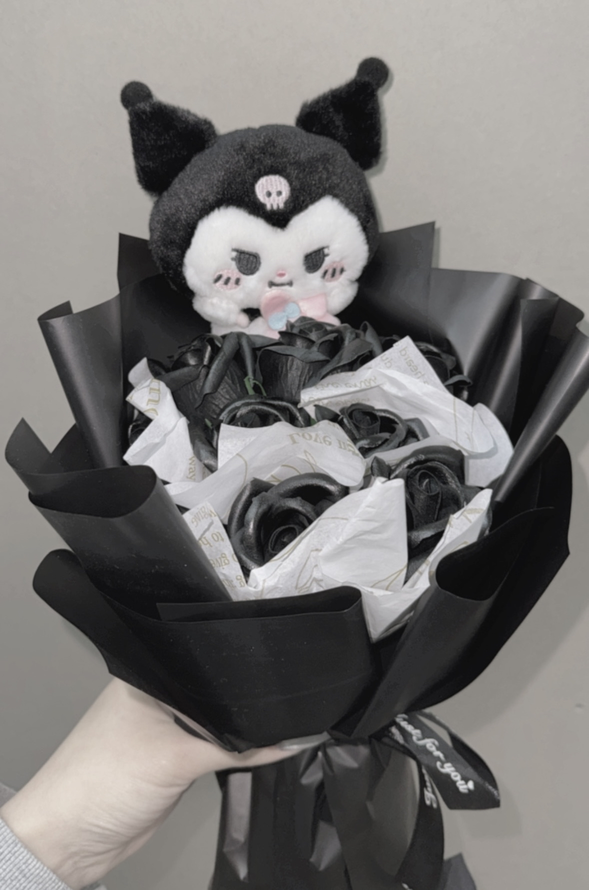 現貨｜情人節必備 🖤全黑系列 日版kuromi公仔+9支永生花