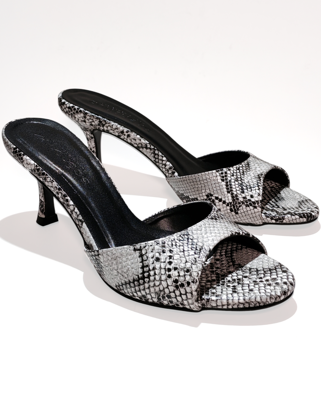 MAYA 65 WHITE PYTHON