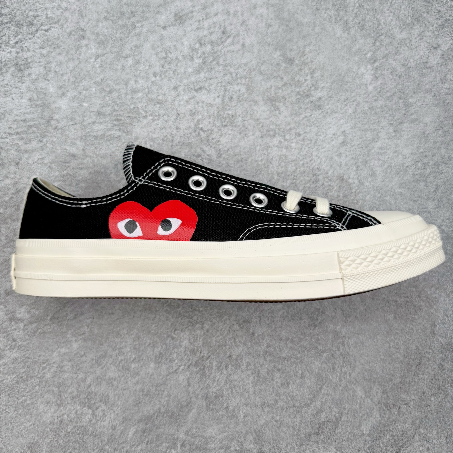 Comme des Garçons Play x Converse Chuck 70