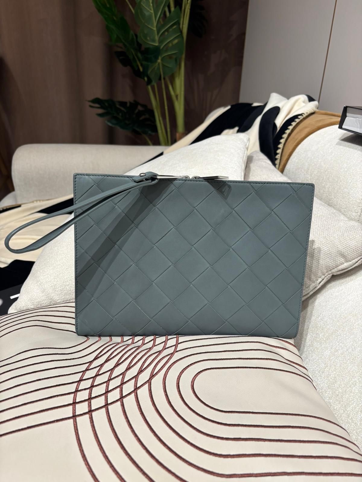 Bottega Veneta BV Grey Calfskin Clutch 100%Authentic,95%new 