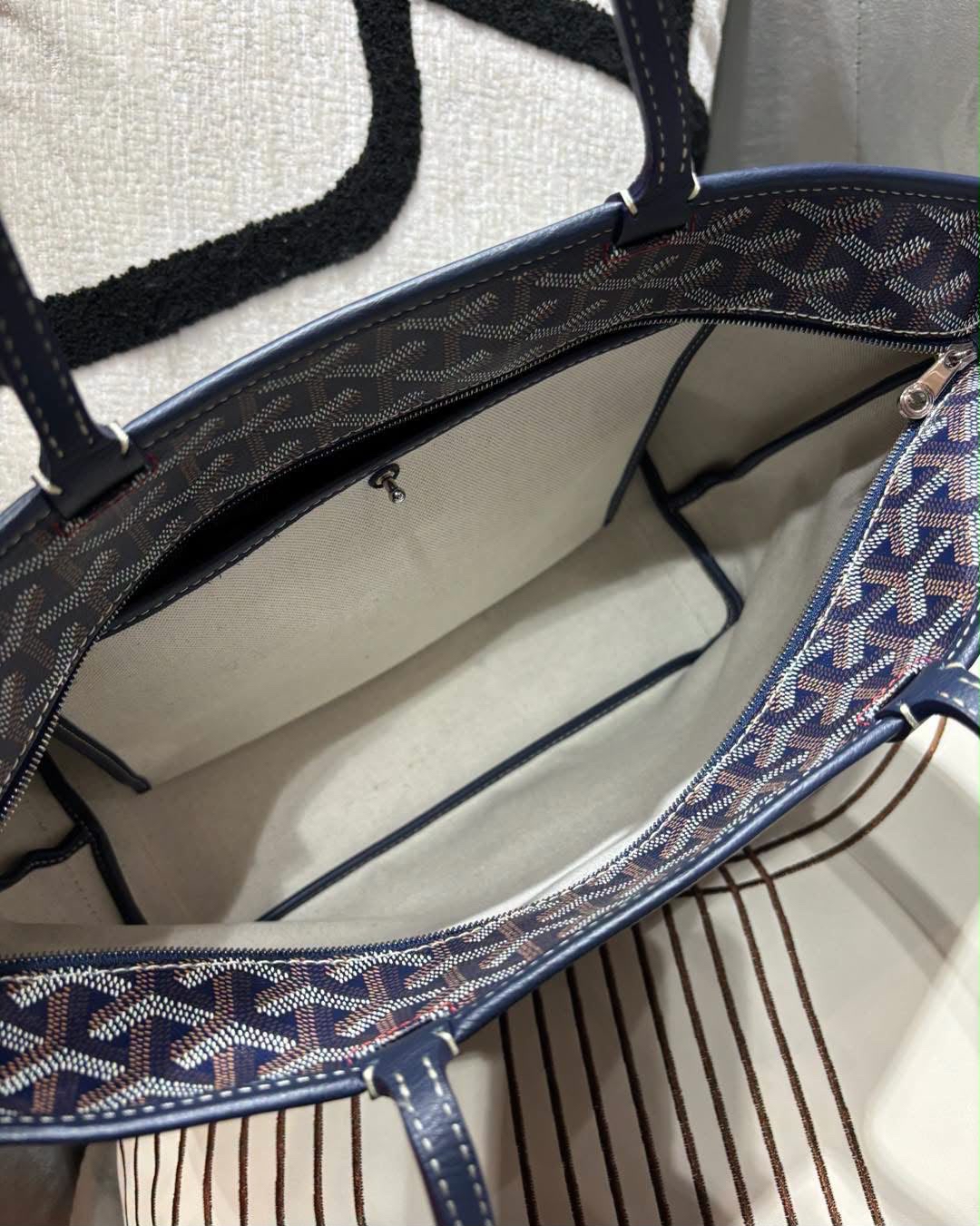 Goyard Artois pm tote bag Marine  100%Authentic,99%new ✅dust bag 