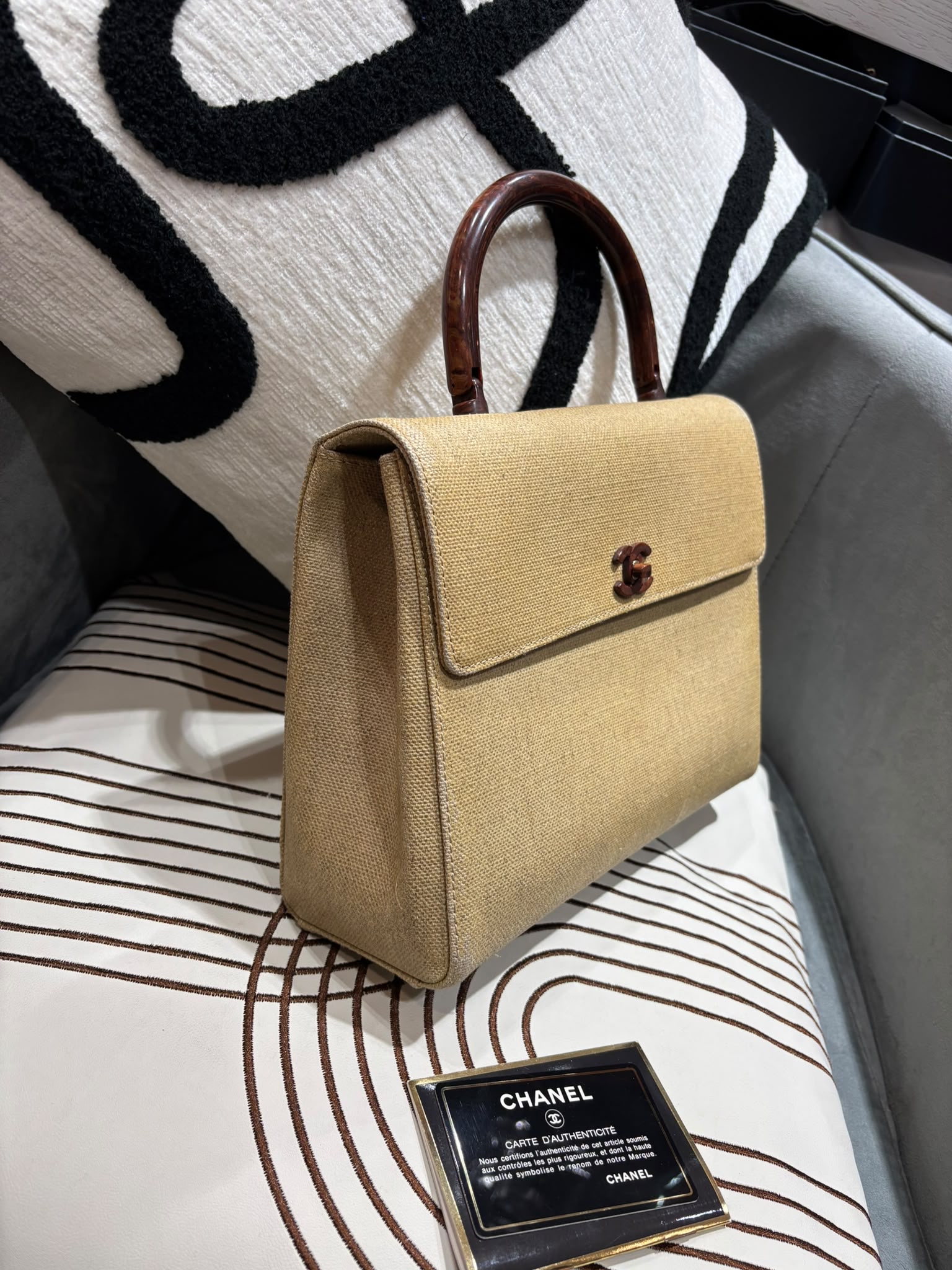 Chanel vintage Kelly bag  100%Authentic, 95%new  ✅card