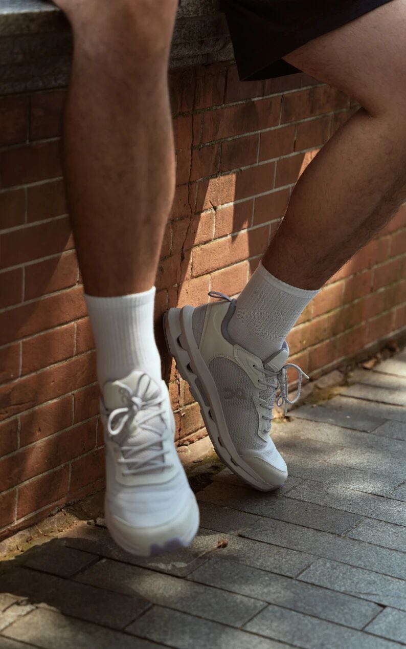 $388對。On 昂跑 Cloudzone Moon 2026 新品 情侶運動跑鞋