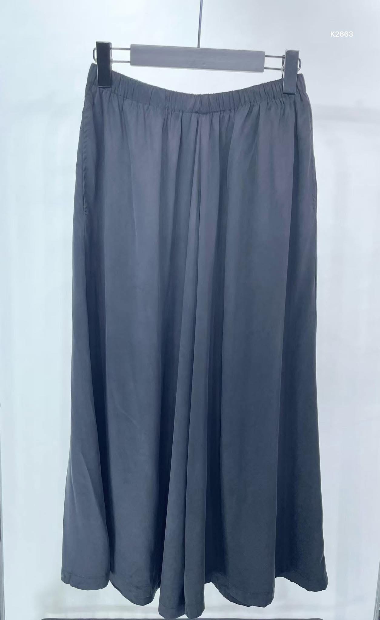 深灰黑洗水絲闊腳褲