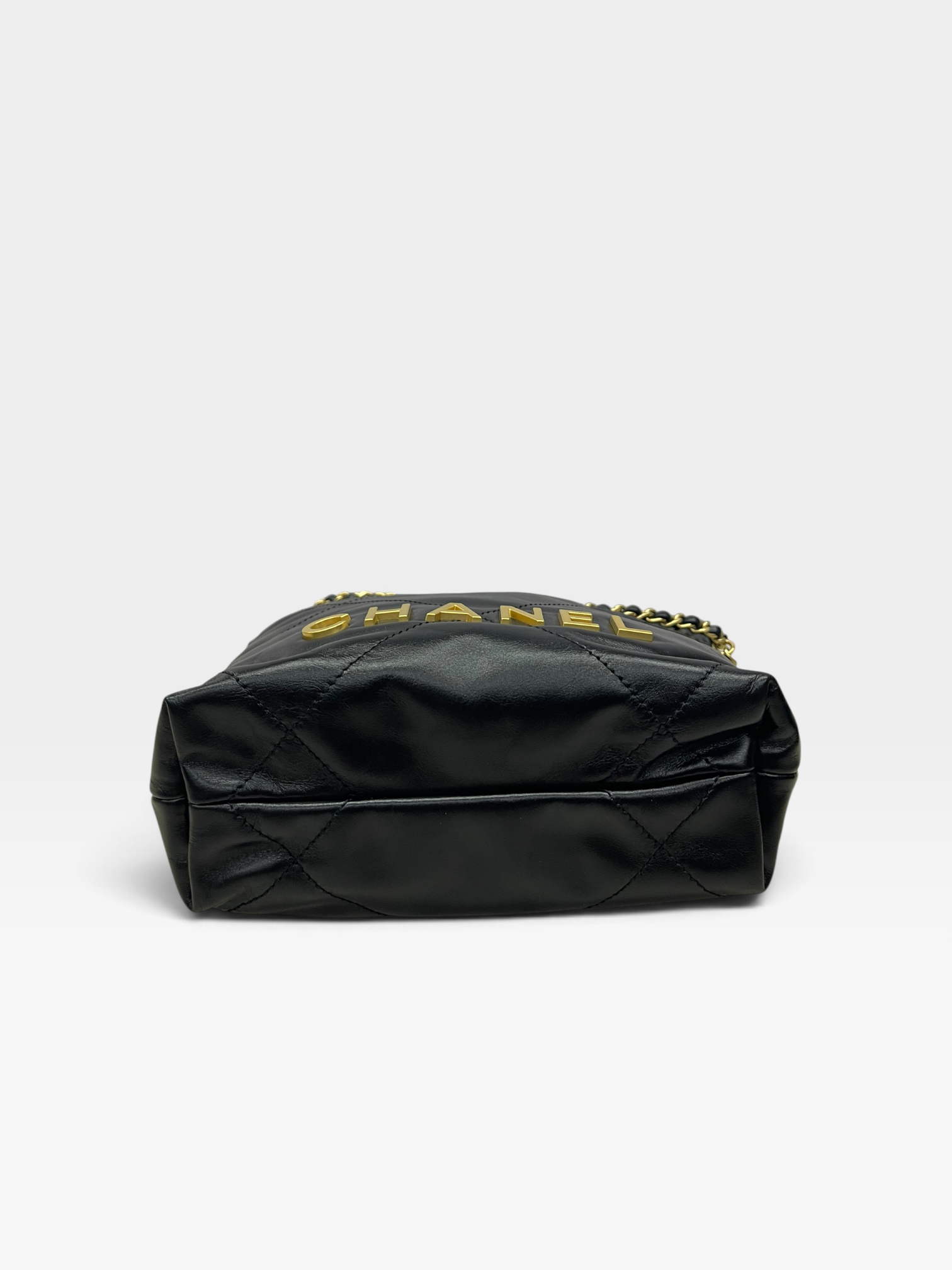 Pre-Owned CHANEL Mini 22 Bag / Product Code: K090419