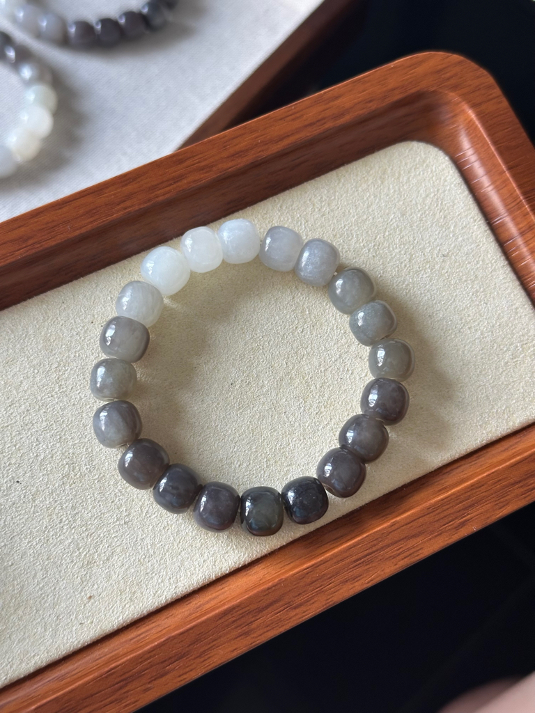 渐变和田玉 灰色｜ Hetian Jade Grey color