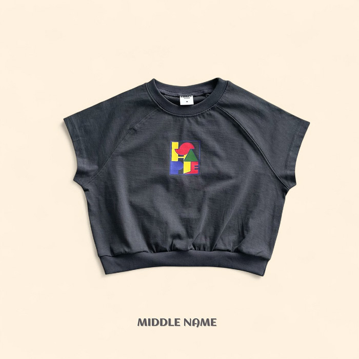 🇰🇷middle name tee 
