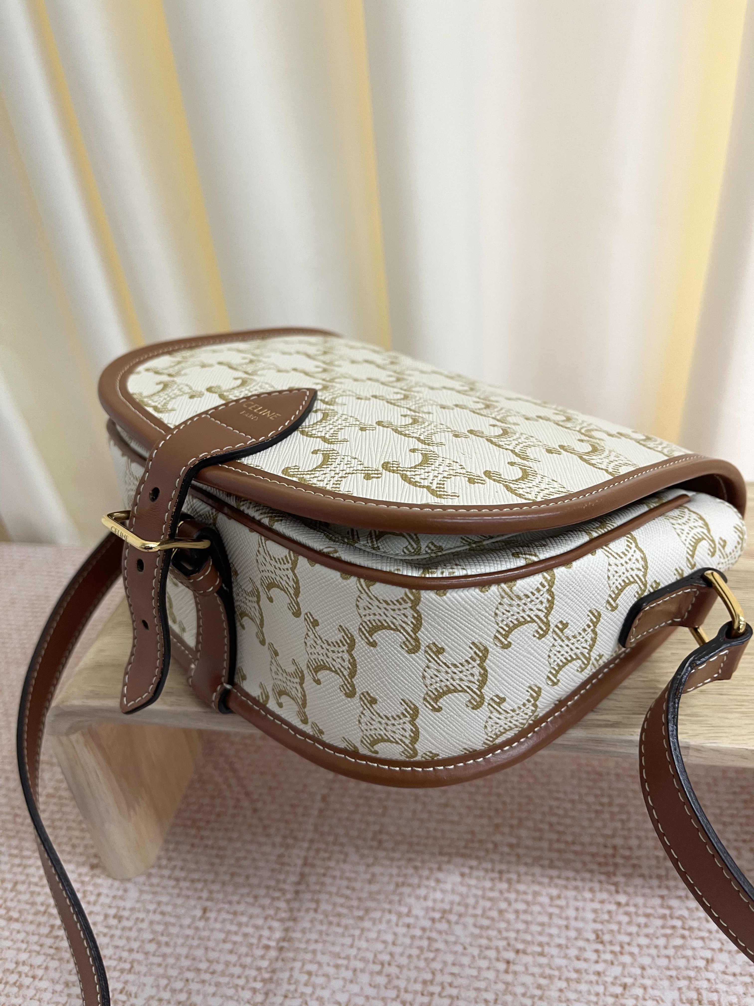 Pre-owned Celine Folco shoulder bag/ Product Code: 26020302