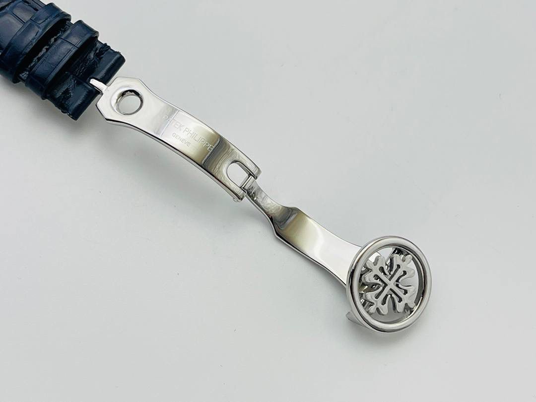 V4升级版 市场最高版本 功能跟正品一样 百达.翡丽星空升级终极版！升级细节： 1⃣️做到了跟正品满天星自动转的功能！ 2⃣️升级日历的排法和正品一样的顺序！ 3⃣️直径42毫米，厚度11毫米！ 4⃣️最大亮点：百达.翡丽星空里的月亮会根据天空上的月亮变化而变化！根据天空上的月圆月缺搬（初一月弯弯初十五月圆）到手表上了！