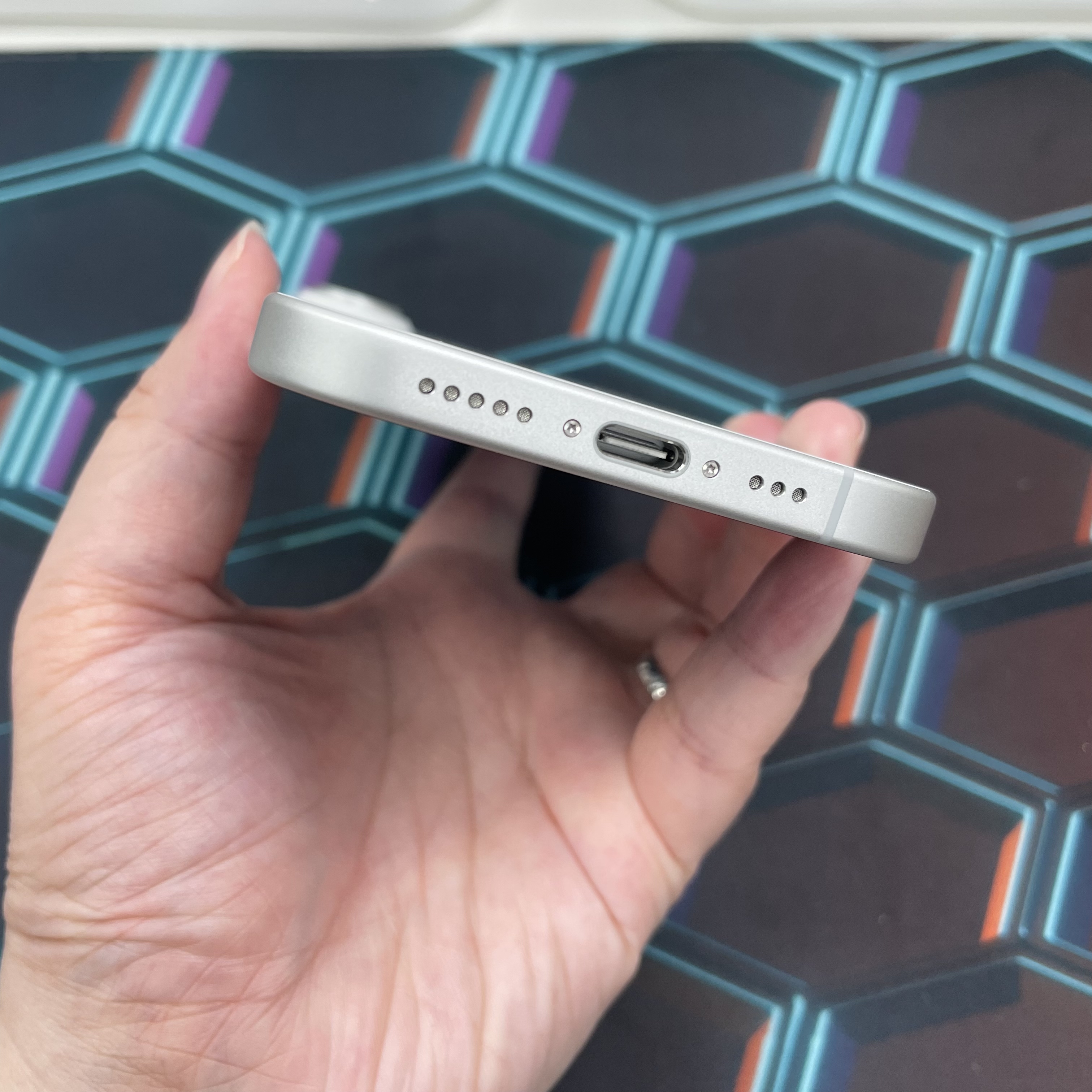 *6354 17 未使用品 256GB 電100 白色 white