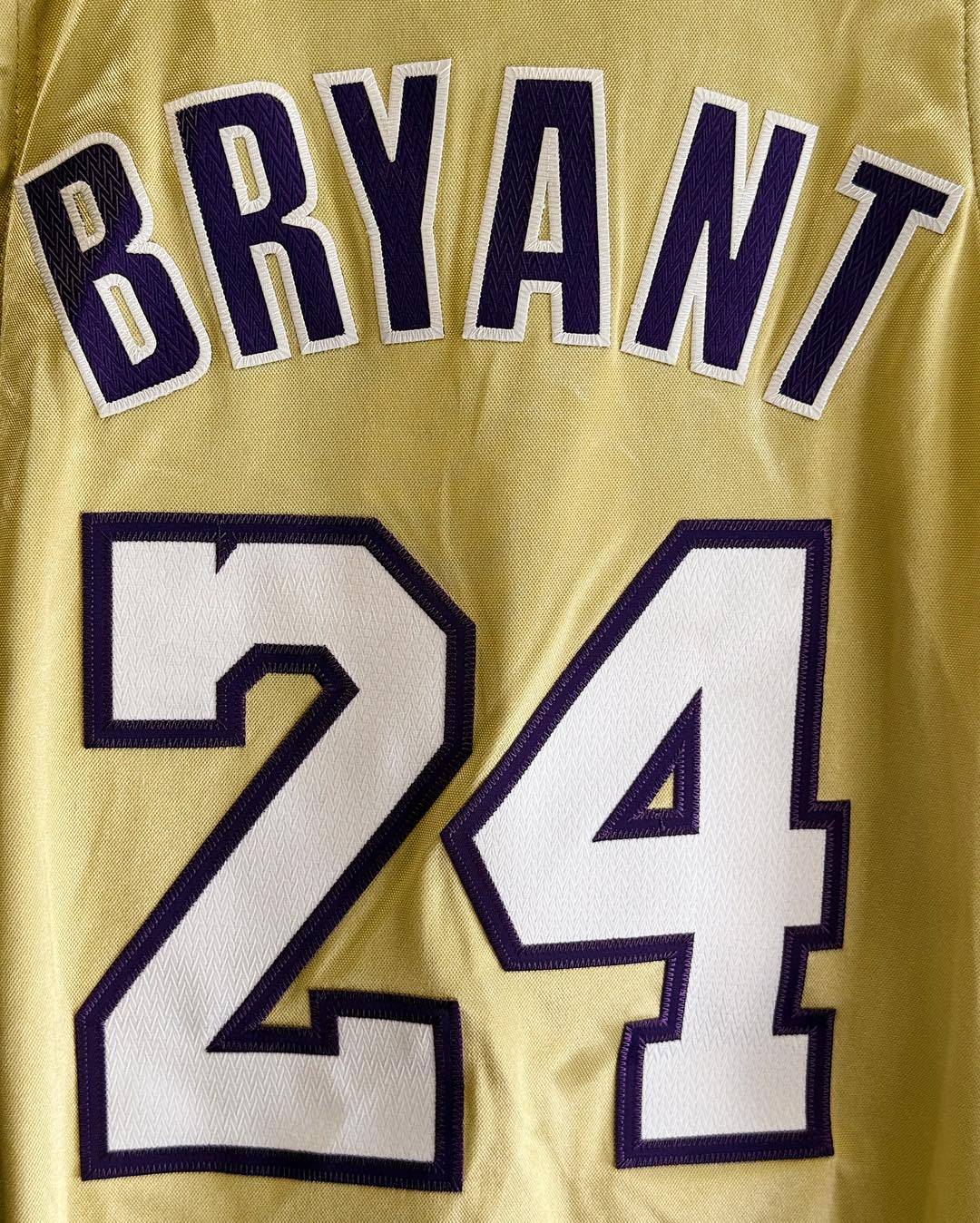 M&N Kobe Bryant HOF Au Jersey 