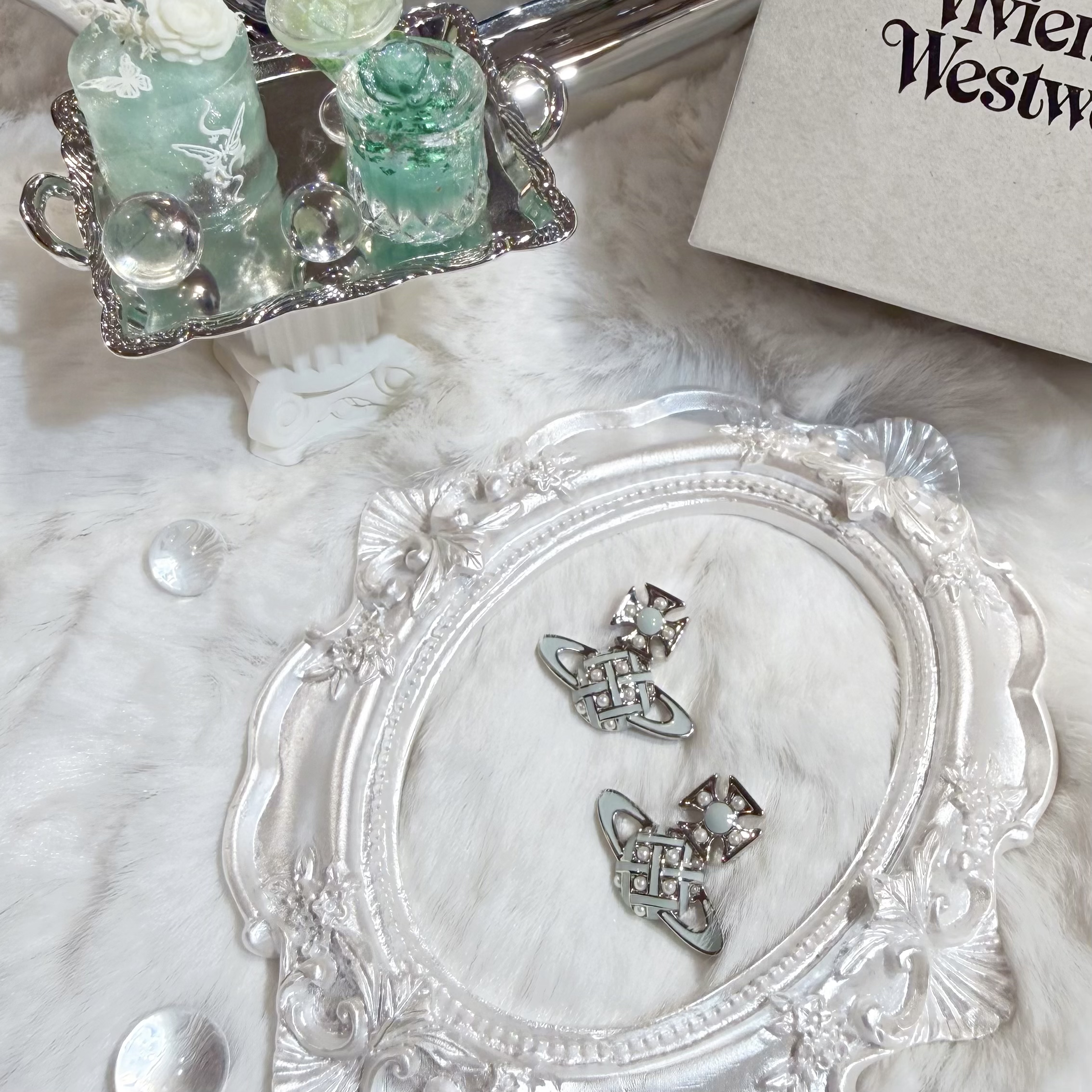VW Cassie orb earring aqua