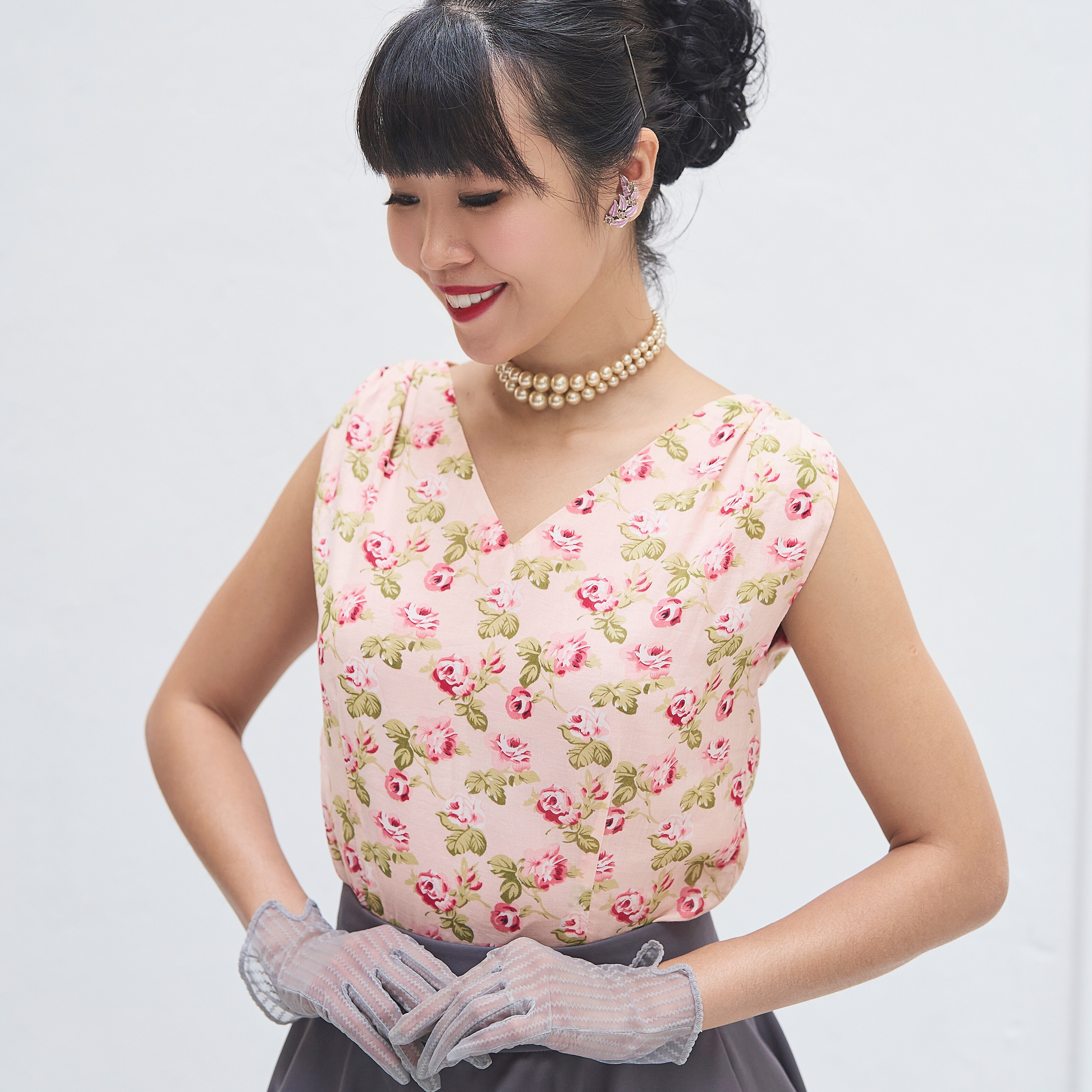 (Ready-Made)1950s Style Romantic Garden Rose Cotton V-Neck Top (FM184)