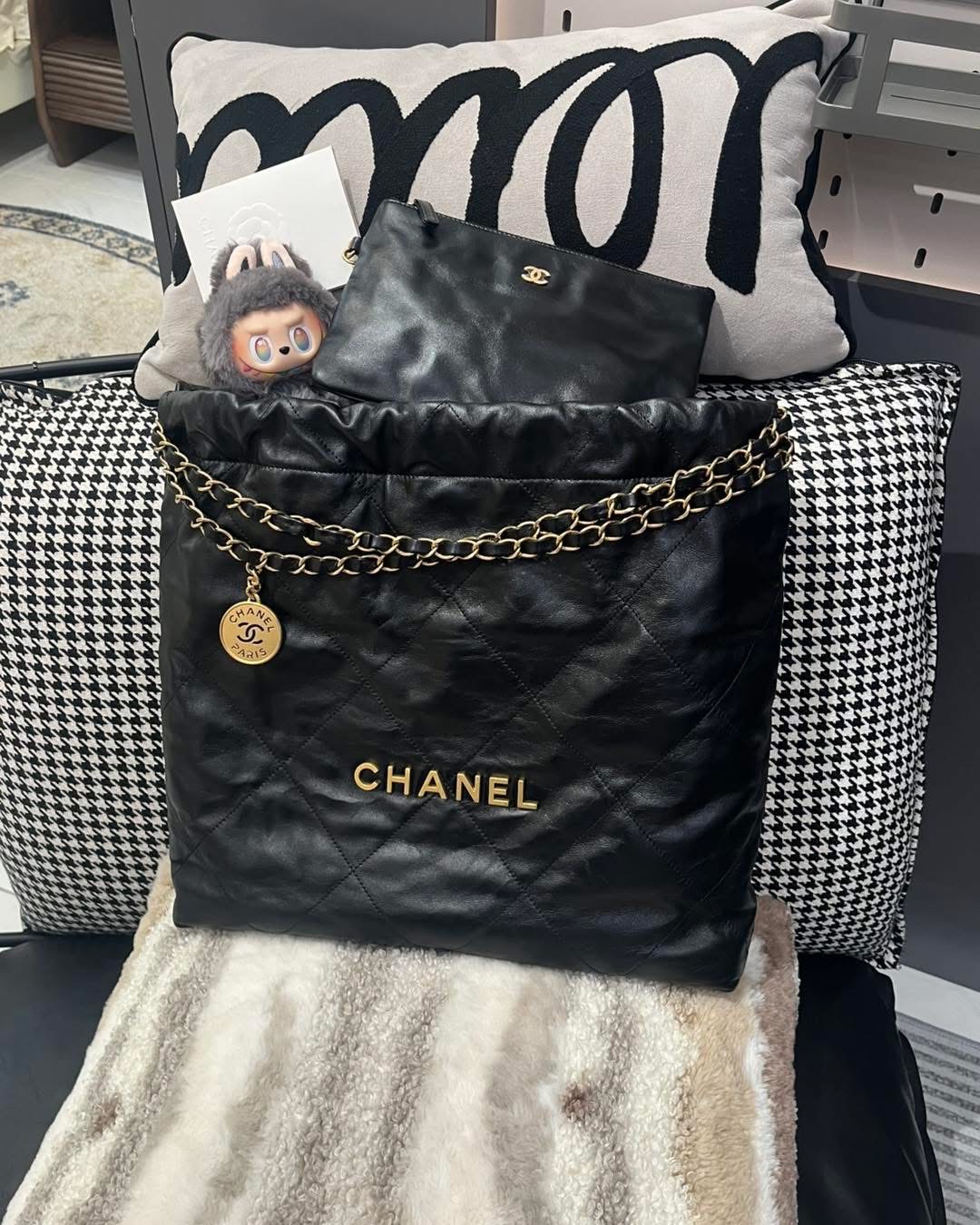 Chanel 22 medium 黑金牛皮  100%Authentic ,98%new ✅專門店收據✅晶片✅dust bag 