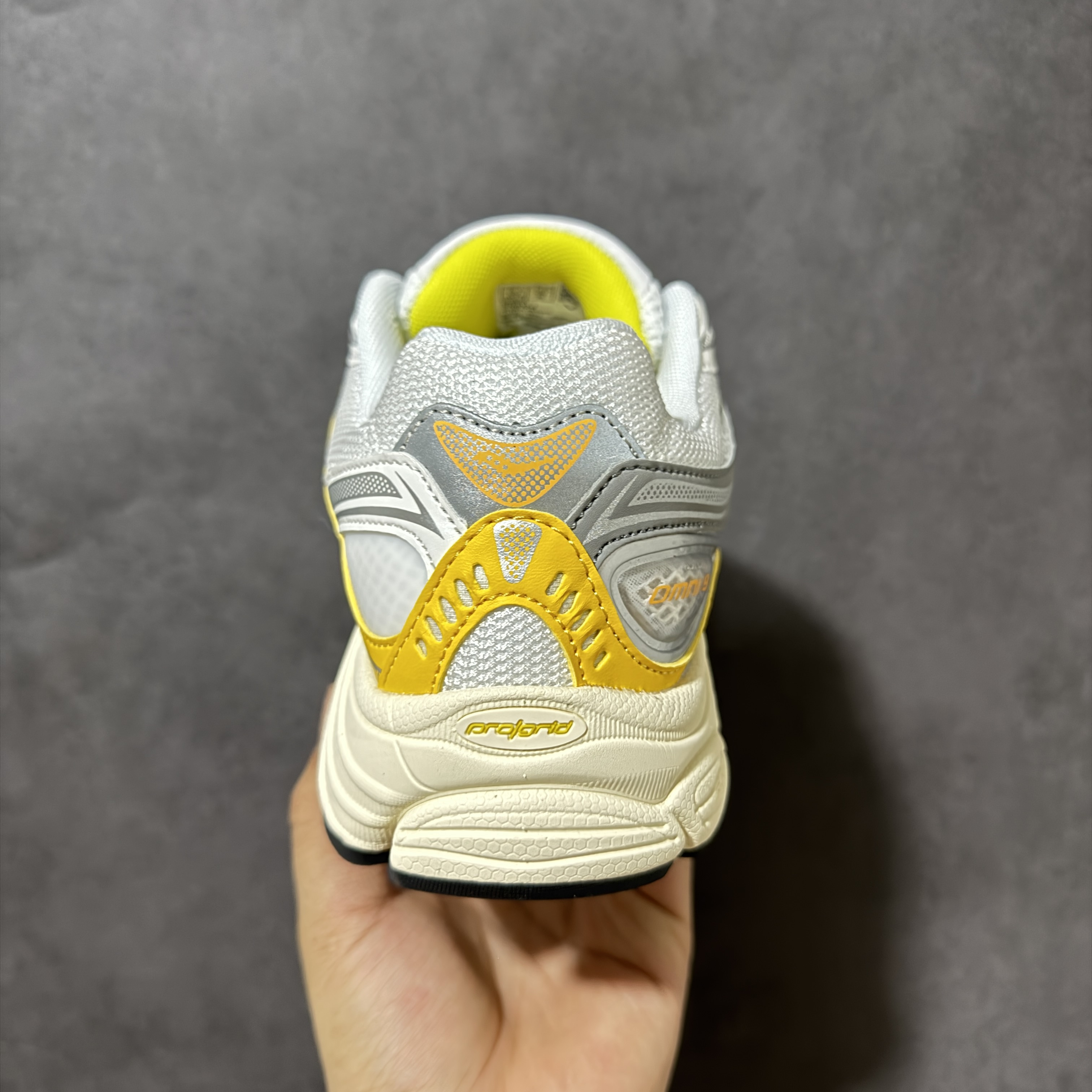 Saucony ProGrid Omni 9 OG