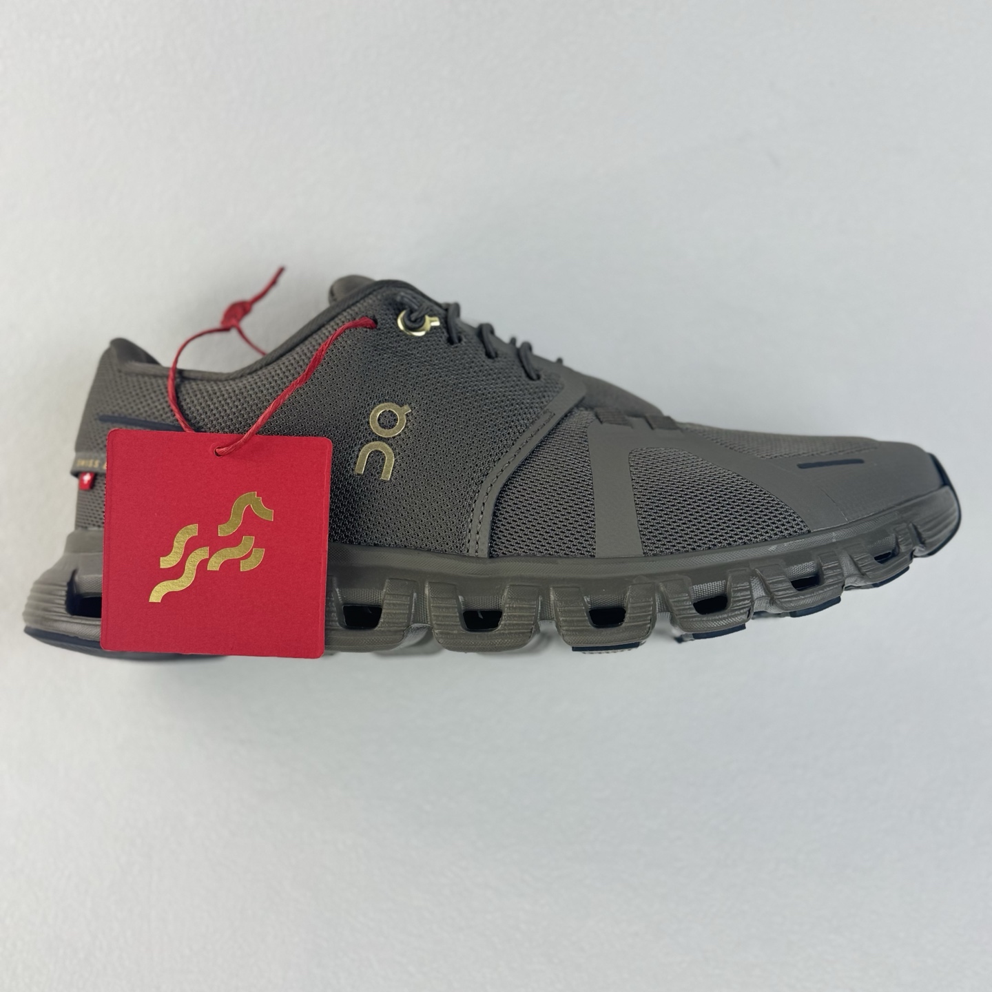 On Cloud 6 "Year of the Horse" 