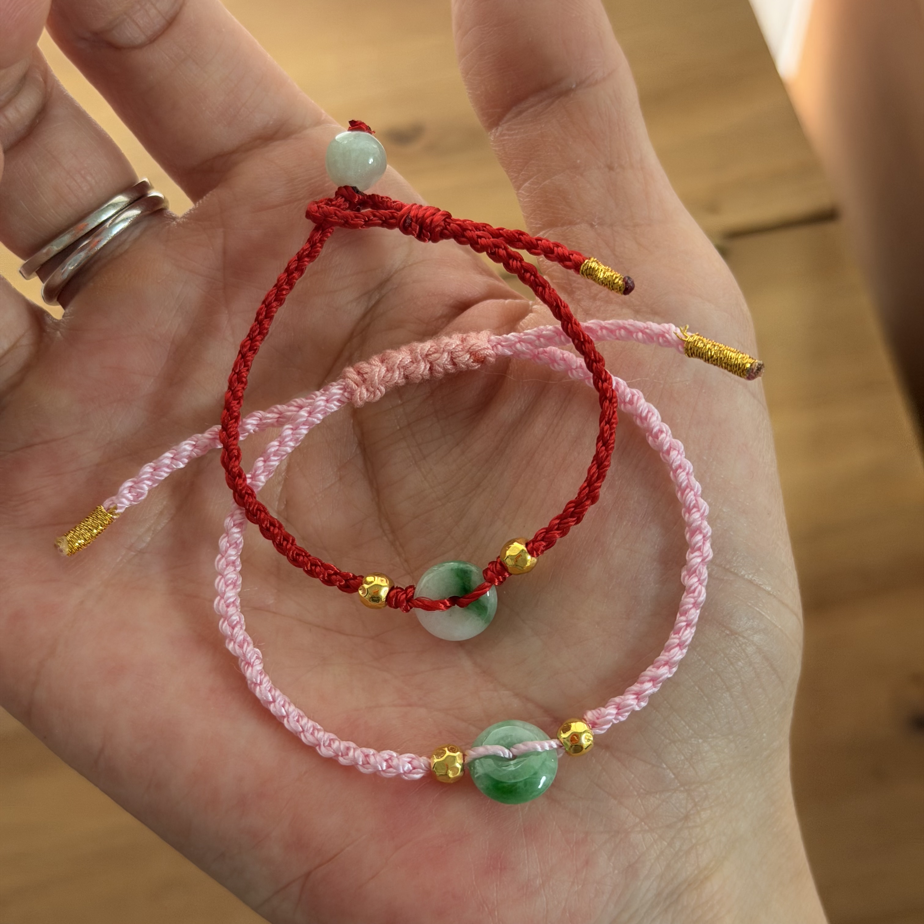999硬金金珠+天然翡翠平安扣襯手绳
