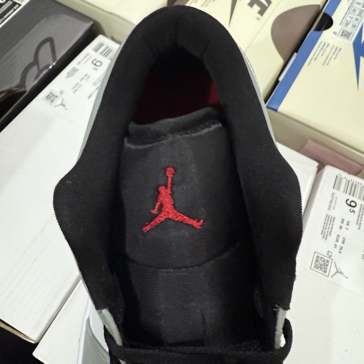 Nike Jordan Air Jordan 1 Low "Light Smoke Grey" 553558-030 