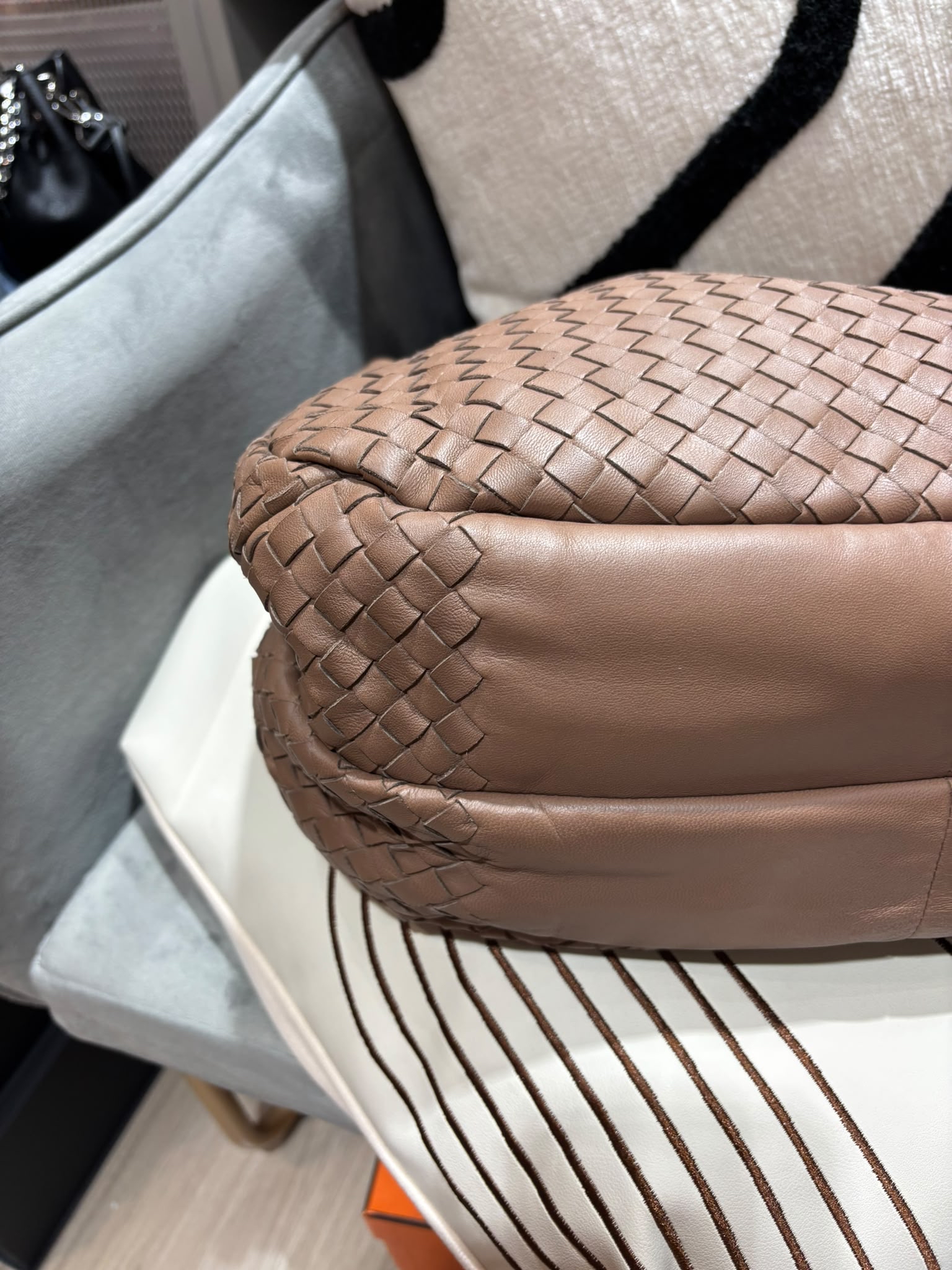 Bottega Veneta BV Hobo Bag 100%Authentic,98%new ✅dust bag 