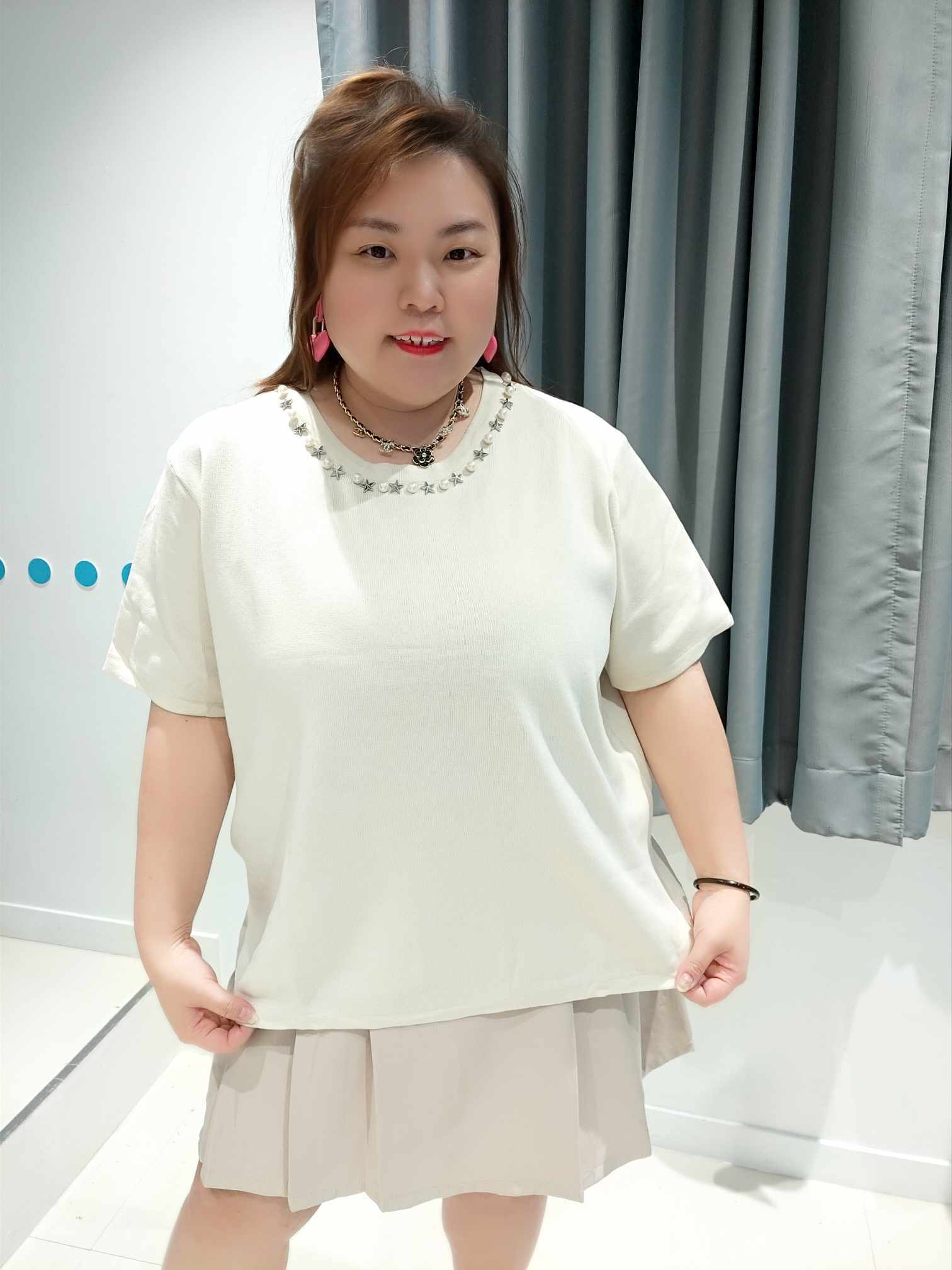 DSF09 领口设计款针织上衣