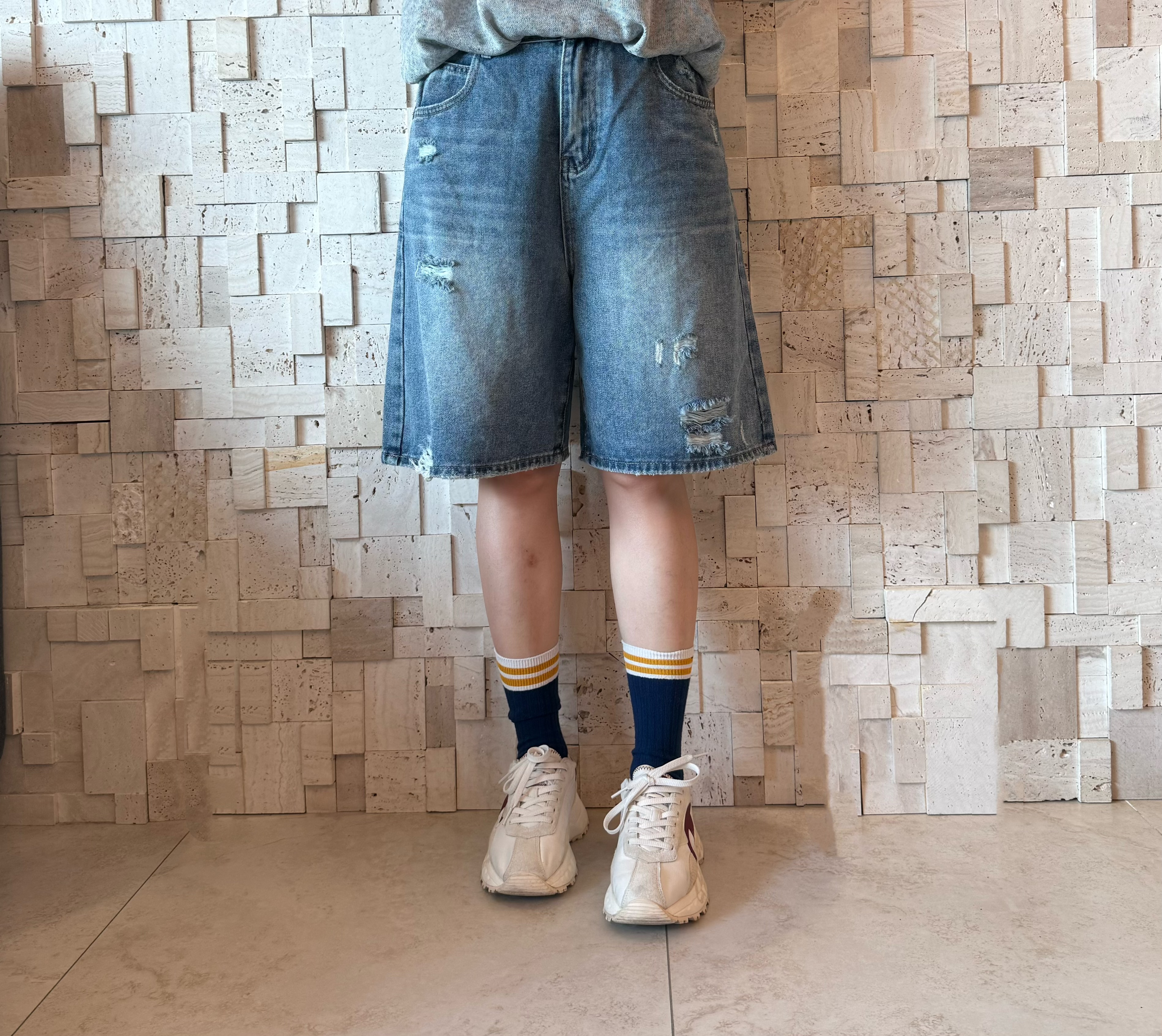 B00566 洗水破洞牛仔短褲💥