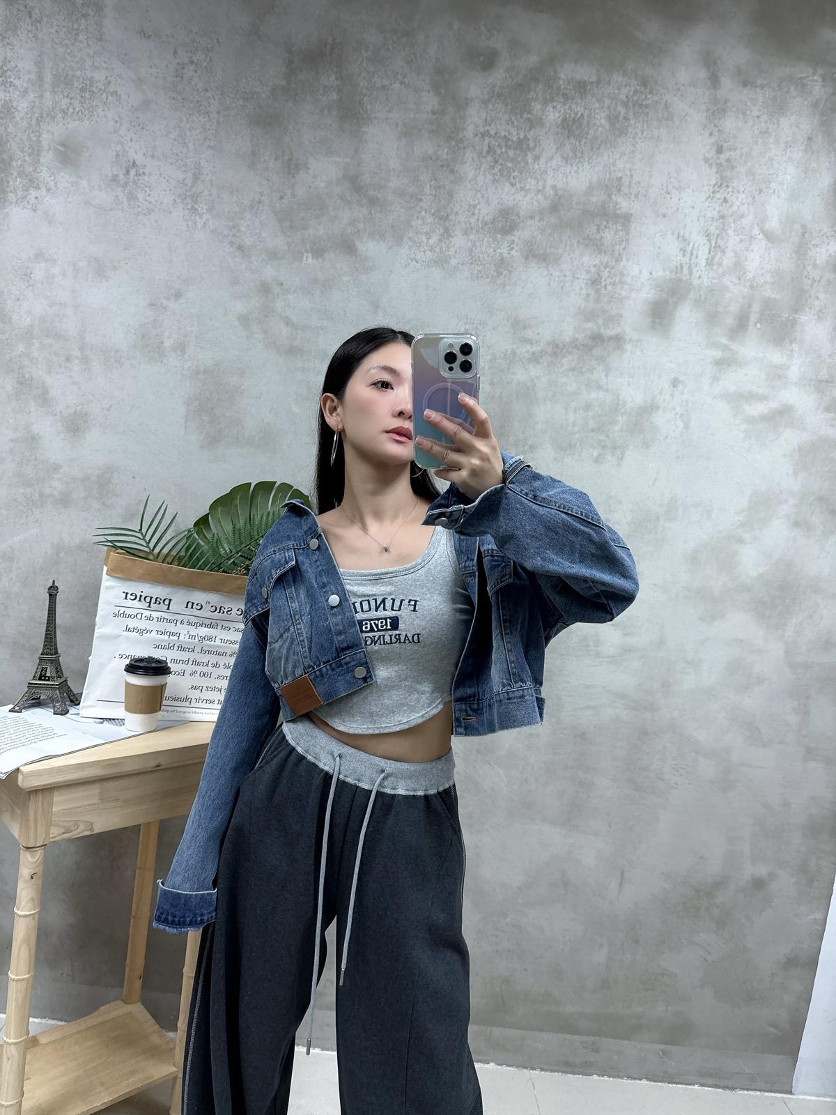 B01 刺繡字方領Bra top