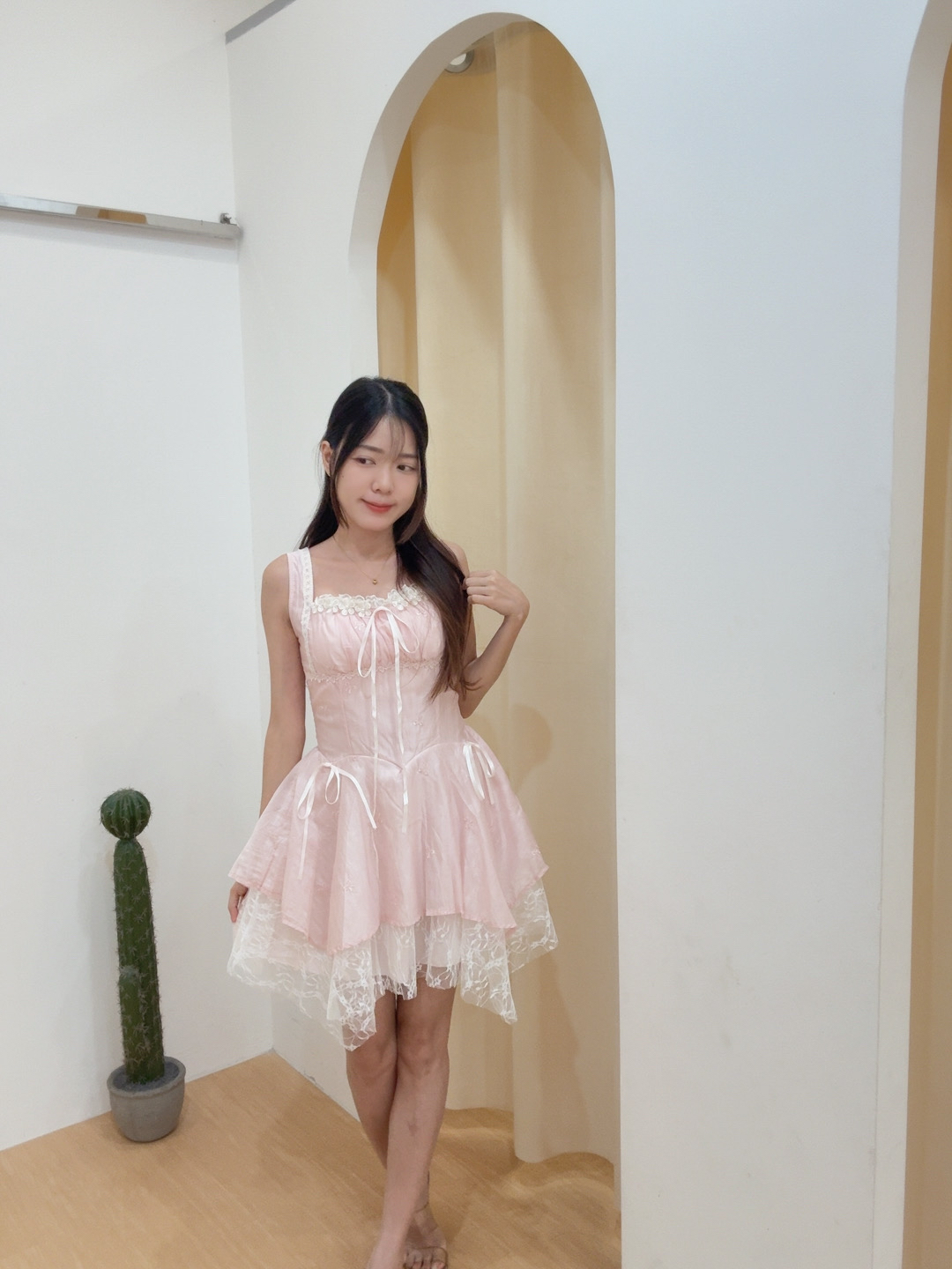 公主风花边蕾丝拼接连身裙 R3080