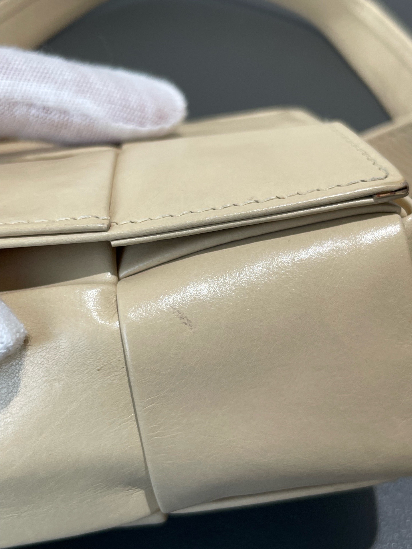 【預訂貨品】BV Candy Cassette六格米黃色編織包 