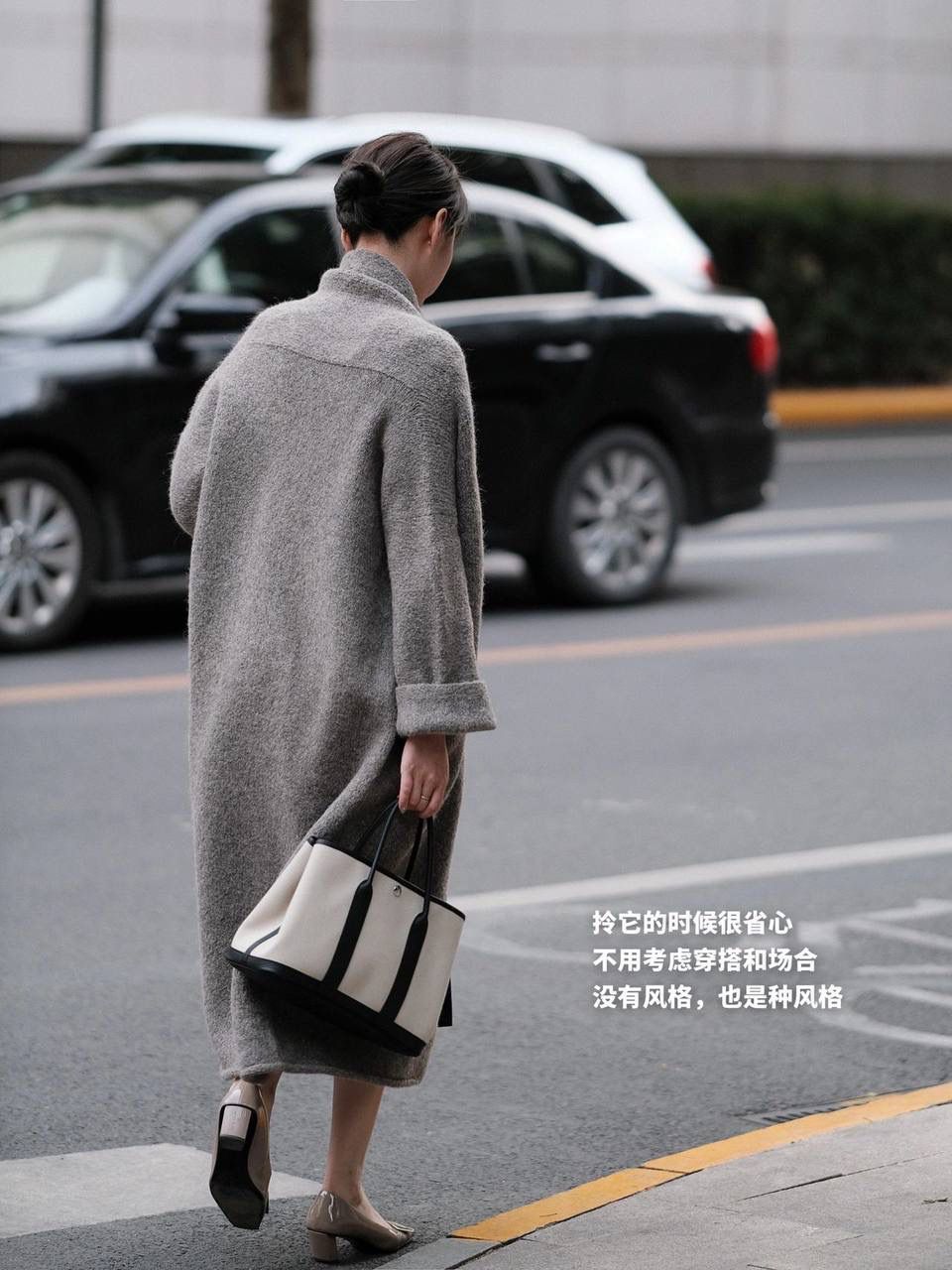 Hermes 爱马仕 Garden Party 30 布配黑皮花园包👜✨ 尺寸：30*20*13cm 配皮面料是采用法国原厂的Togo皮，纹路清晰，颗粒感饱满，手感细腻，扑鼻而来的香味，爱不释手 版型真的是决绝子 喜欢大包的就入手吧 绝对不后悔的一款大购物袋😍💕